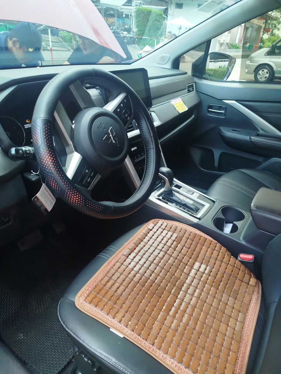 Mitsubishi Xpander Premium 1.5 AT 2023 - Nội thất 1