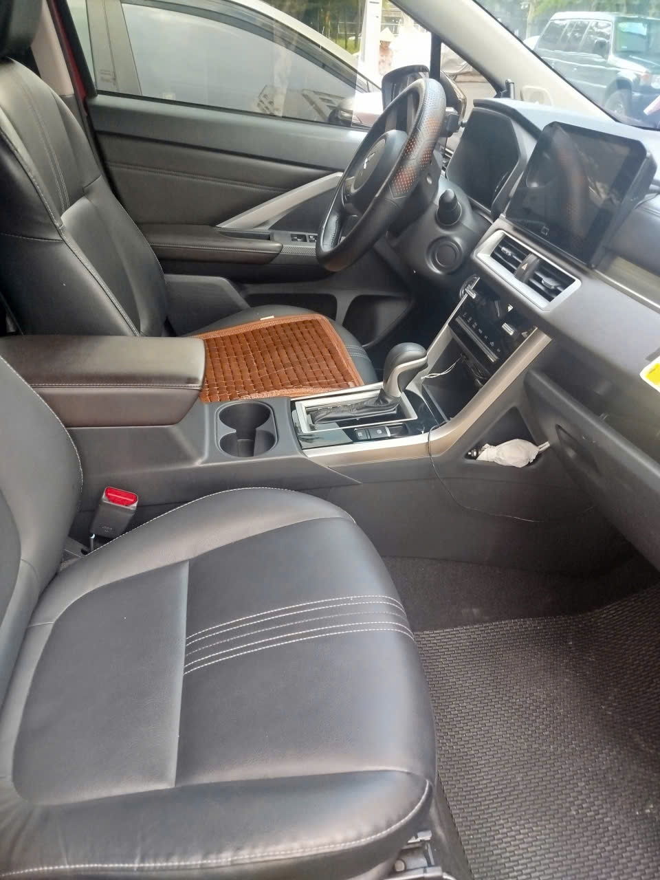 Mitsubishi Xpander Premium 1.5 AT 2023 - Nội thất 7