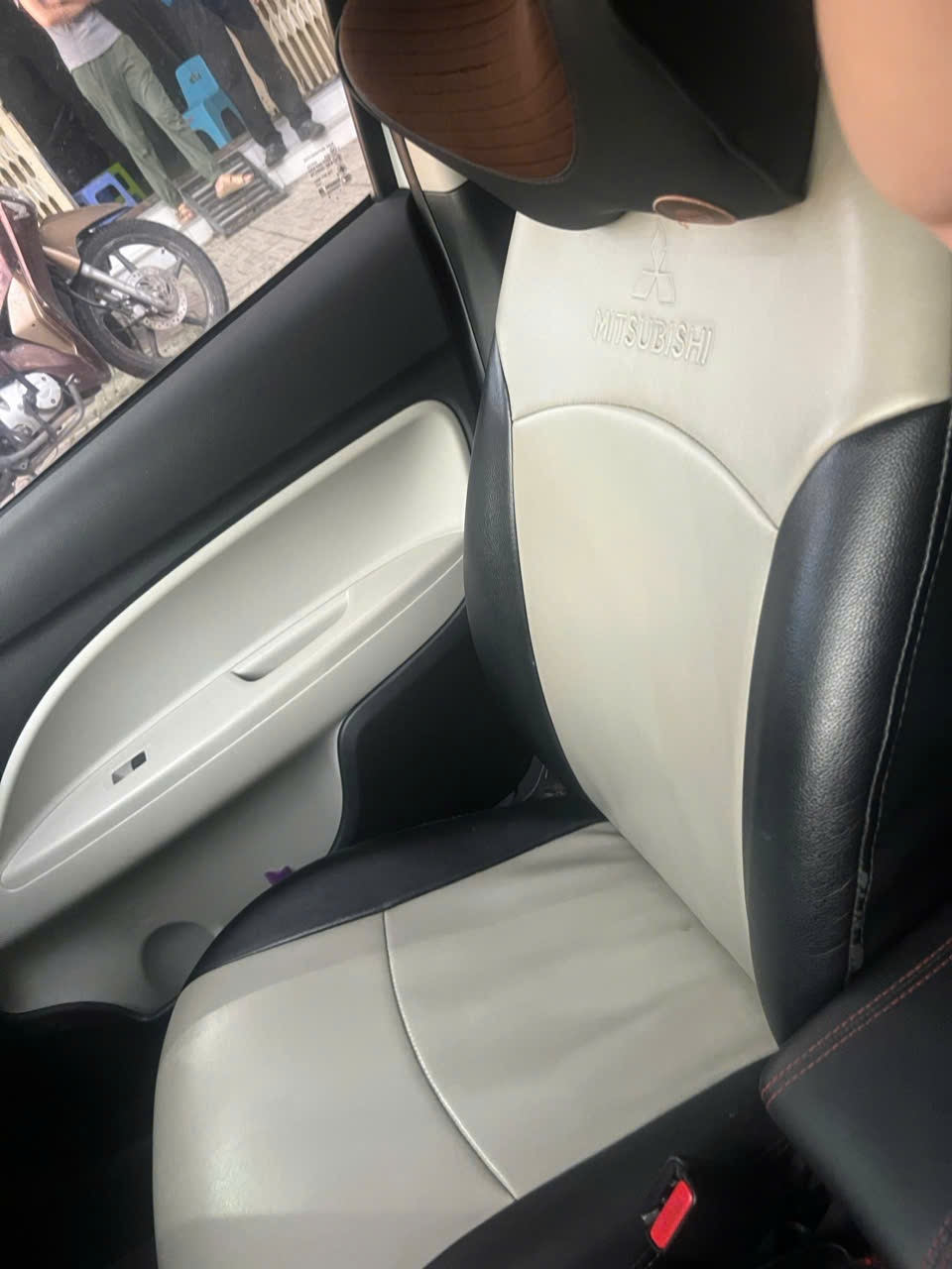 Mitsubishi Mirage 1.2 AT 2016 - Nội thất 2