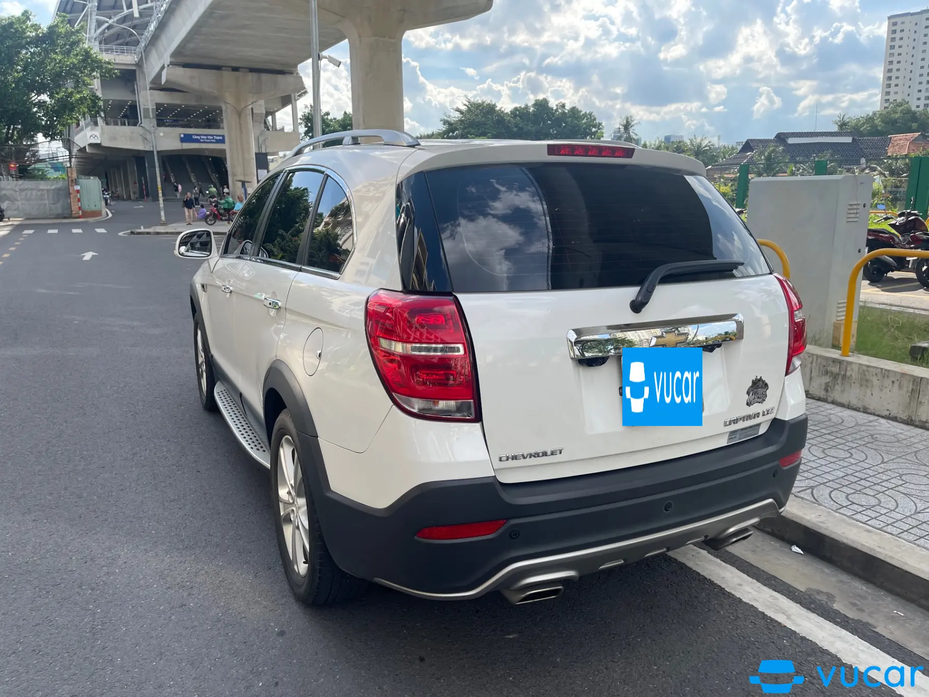 Chevrolet Captiva LTZ 2.4 AT 2015 - Ngoại thất 1