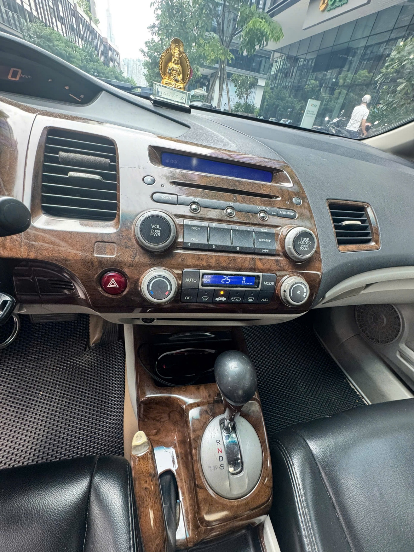 Honda Civic 2.0 AT 2008 - Nội thất 5