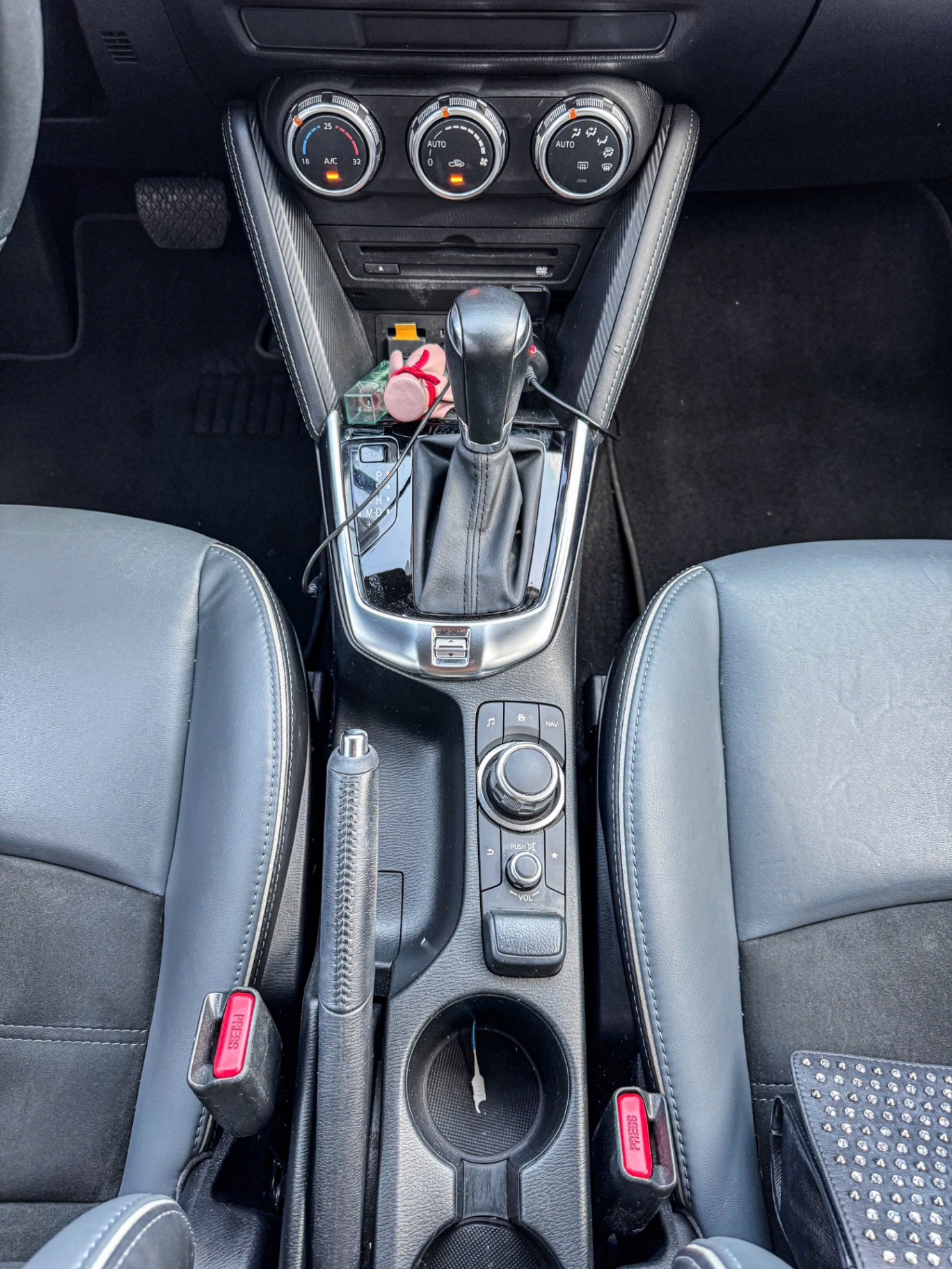 Mazda 2 Luxury 2021 - Nội thất 2