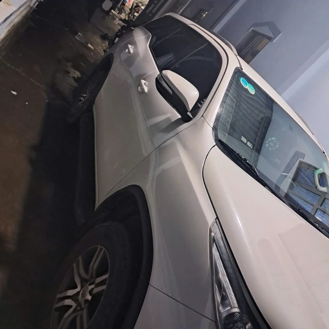 Toyota Fortuner 2.4G 4x2 MT 2017 - Ngoại thất 2