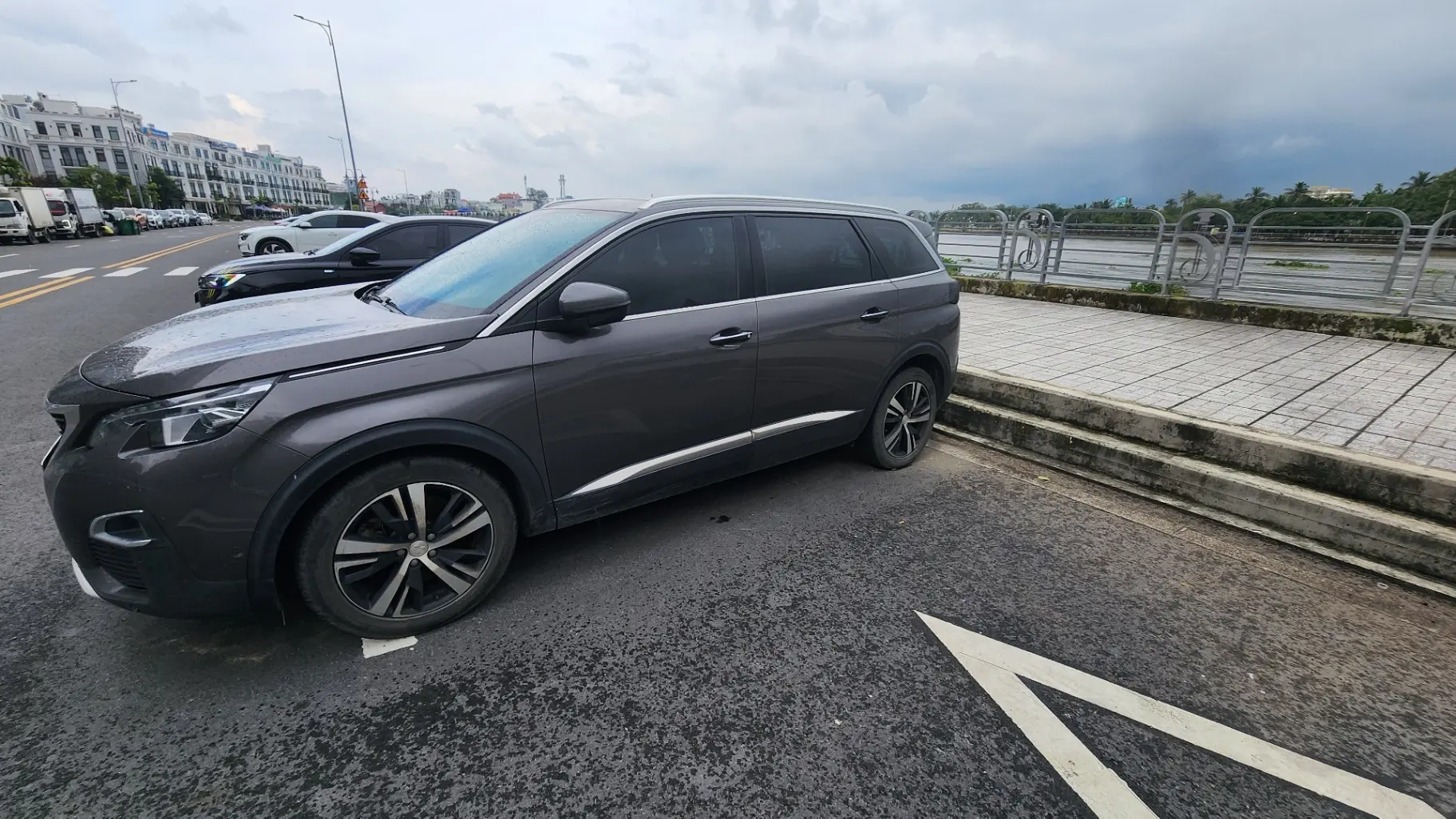 Peugeot 5008 GT 1.6 AT 2021 - Ngoại thất 4