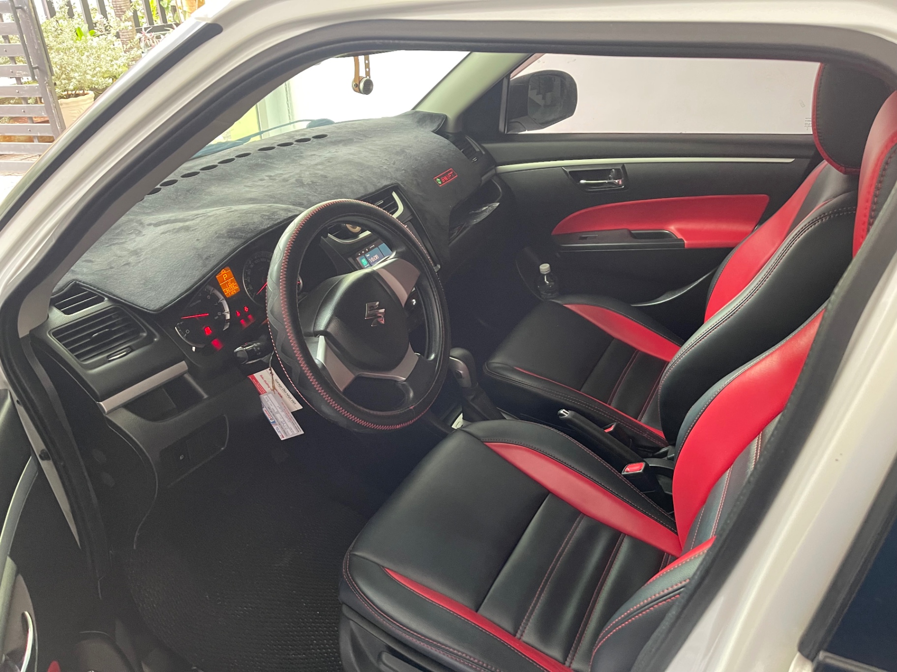Suzuki Swift 1.4 AT 2014 - Nội thất 1