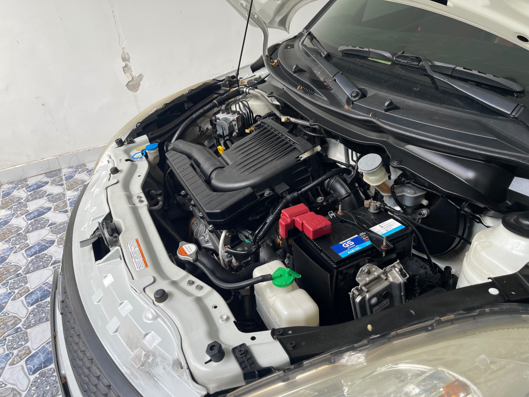 Suzuki Swift 1.4 AT 2014 - Khoang động cơ 1