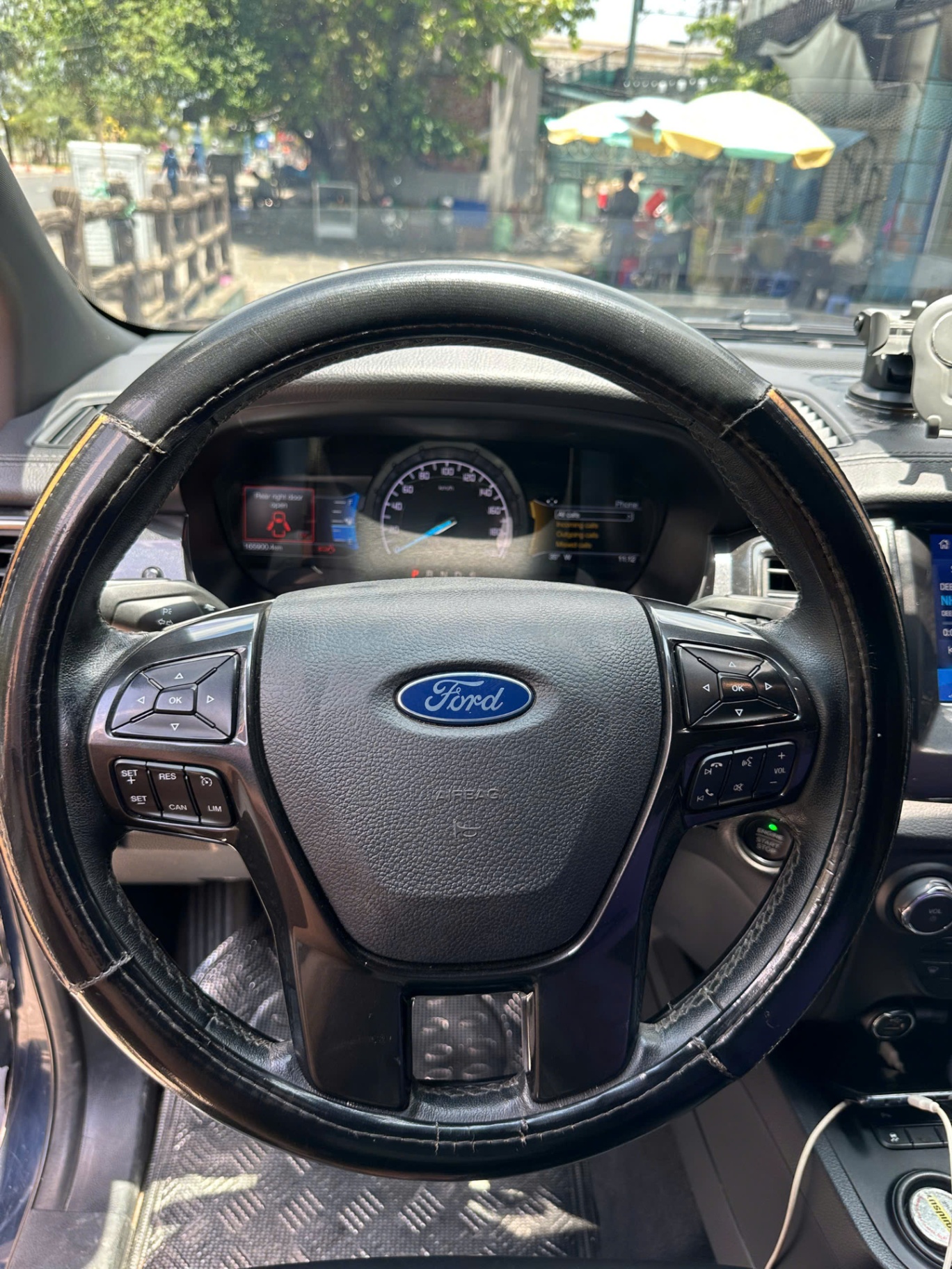 Ford Everest Titanium 2.0L 4x2 AT 2021 - Nội thất 7