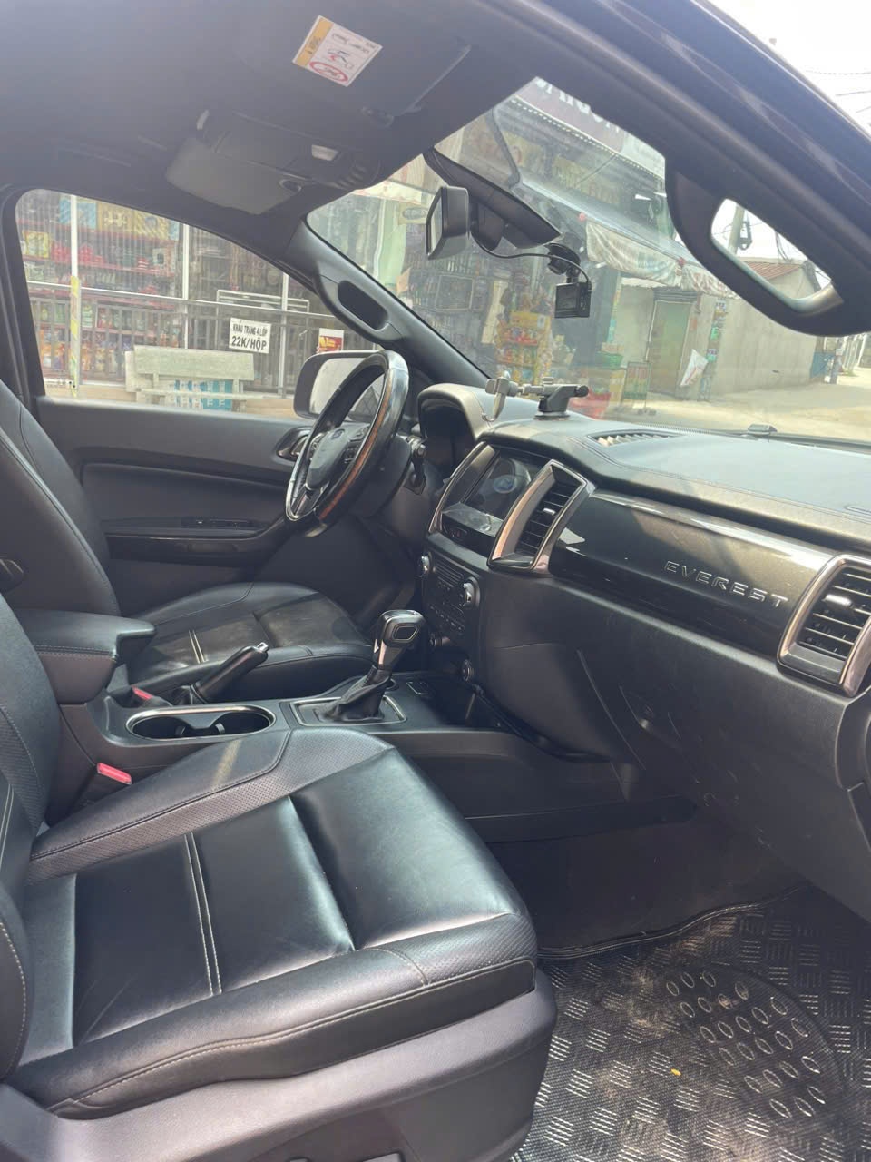 Ford Everest Titanium 2.0L 4x2 AT 2021 - Nội thất 10
