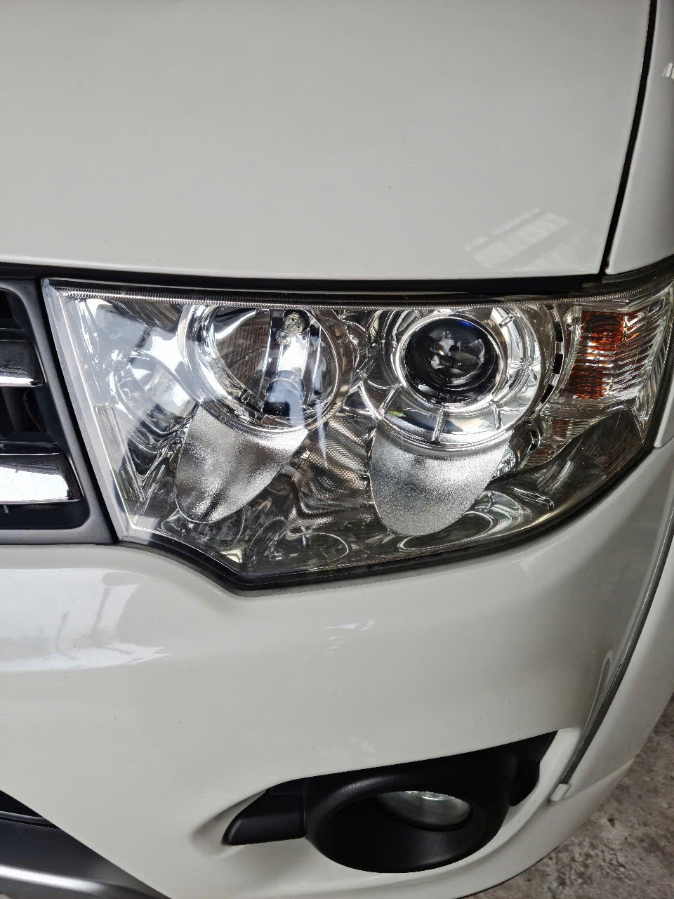 Mitsubishi Pajero sport D 4x2 MT 2016 - Ngoại thất 1