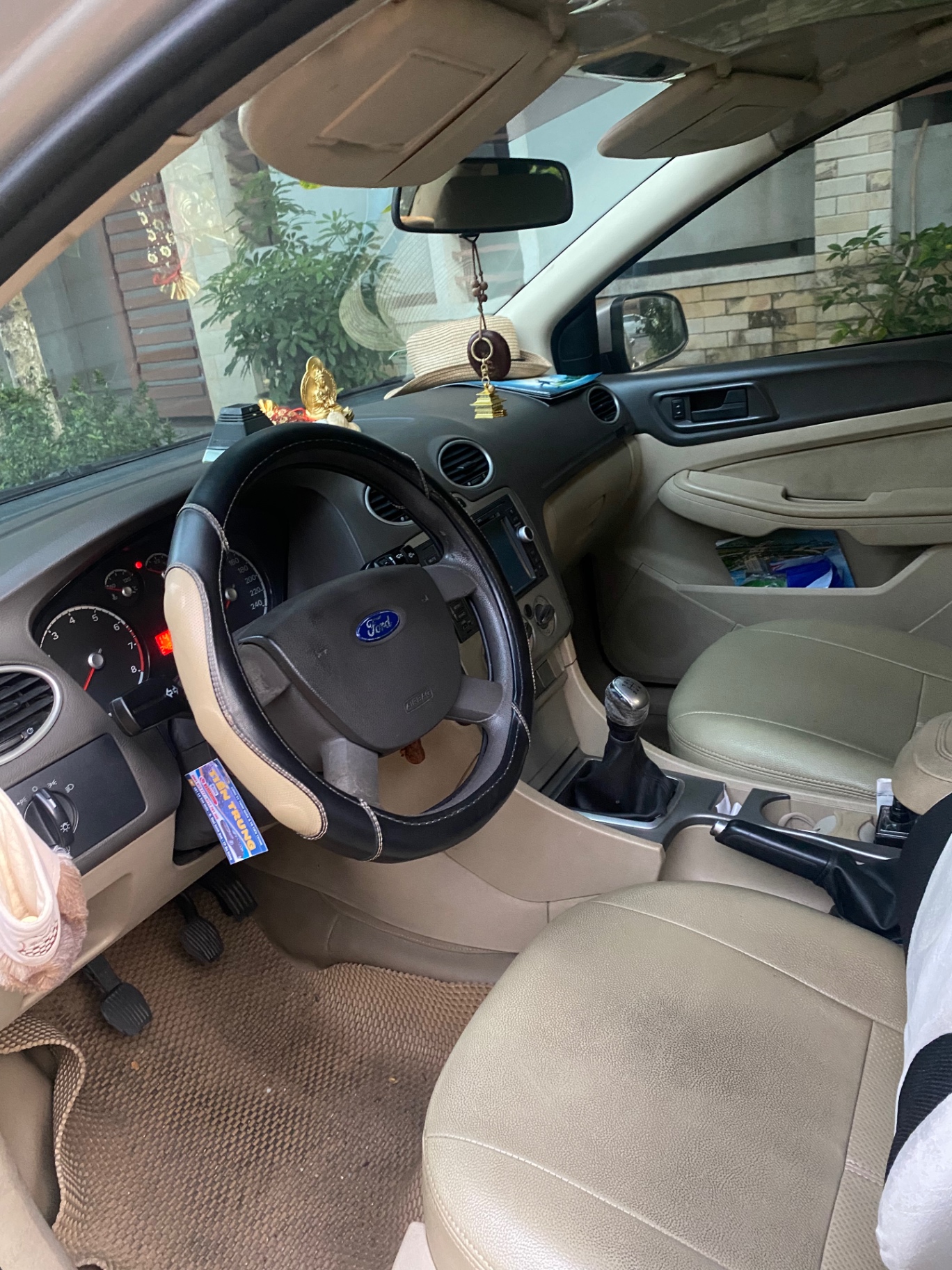 Ford Focus 1.8 MT 2009 - Ngoại thất 3