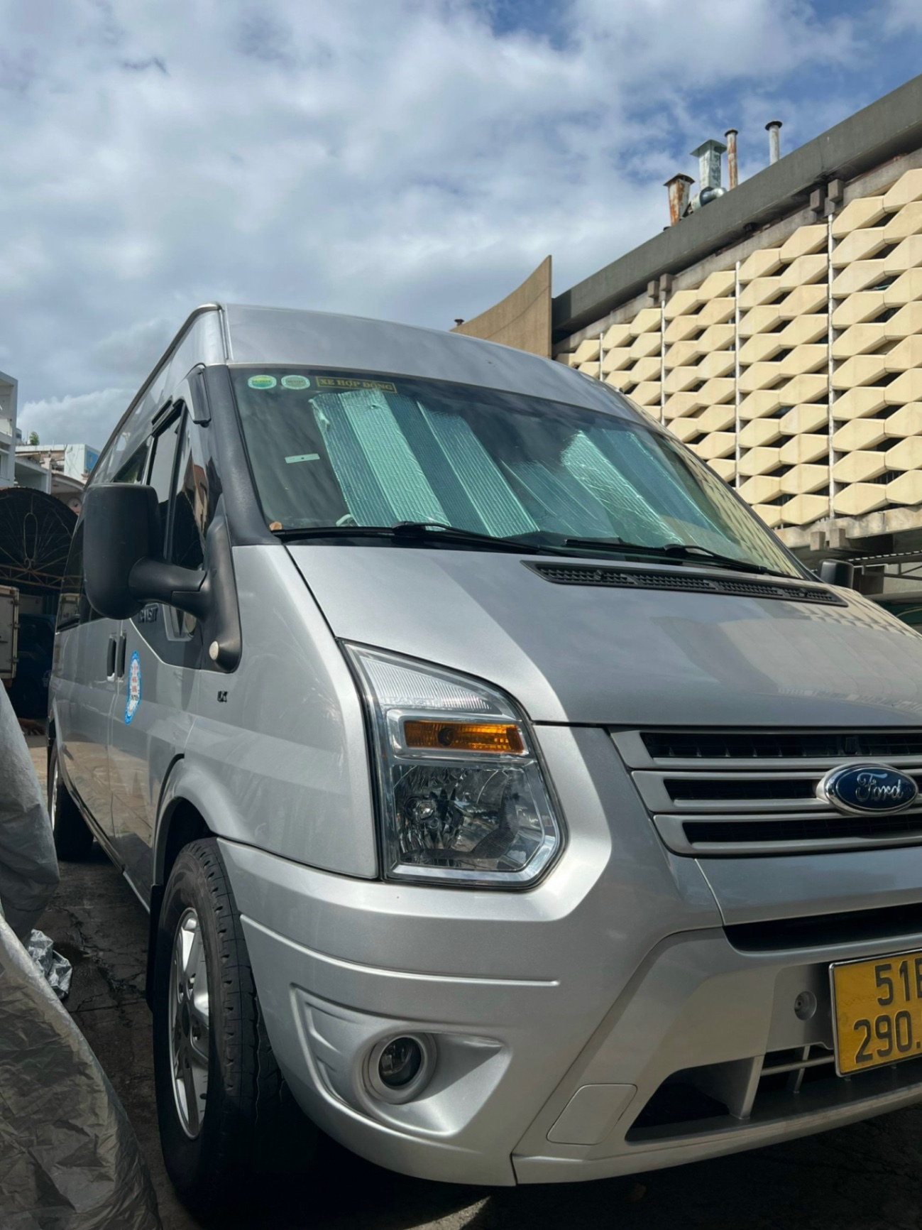 Ford Transit SVP 2019 - Ngoại thất 1