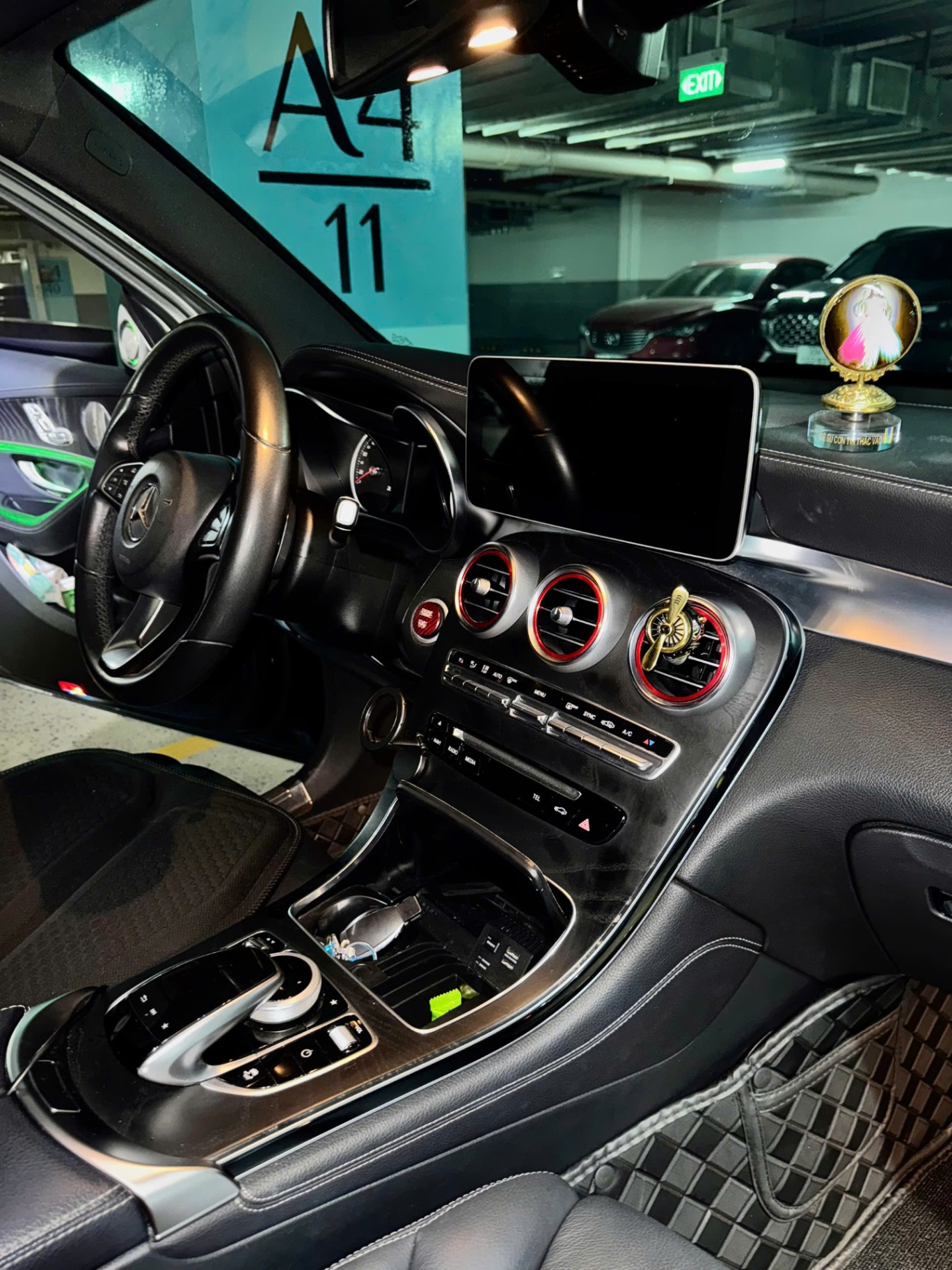 Mercedes Glc 300 4Matic 2018 - Nội thất 1