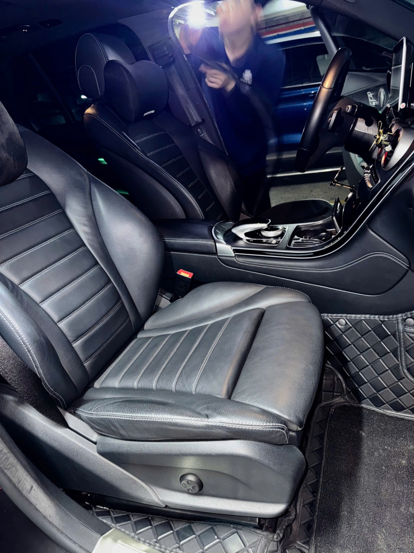 Mercedes Glc 300 4Matic 2018 - Nội thất 5