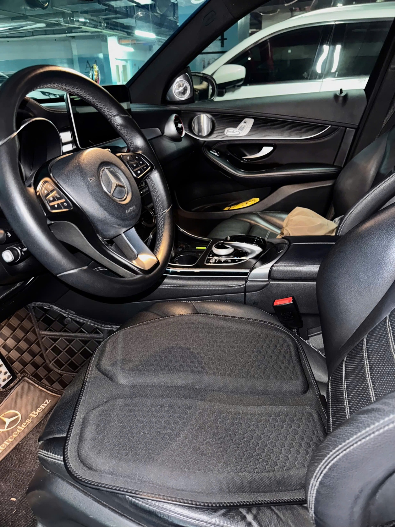 Mercedes Glc 300 4Matic 2018 - Nội thất 7