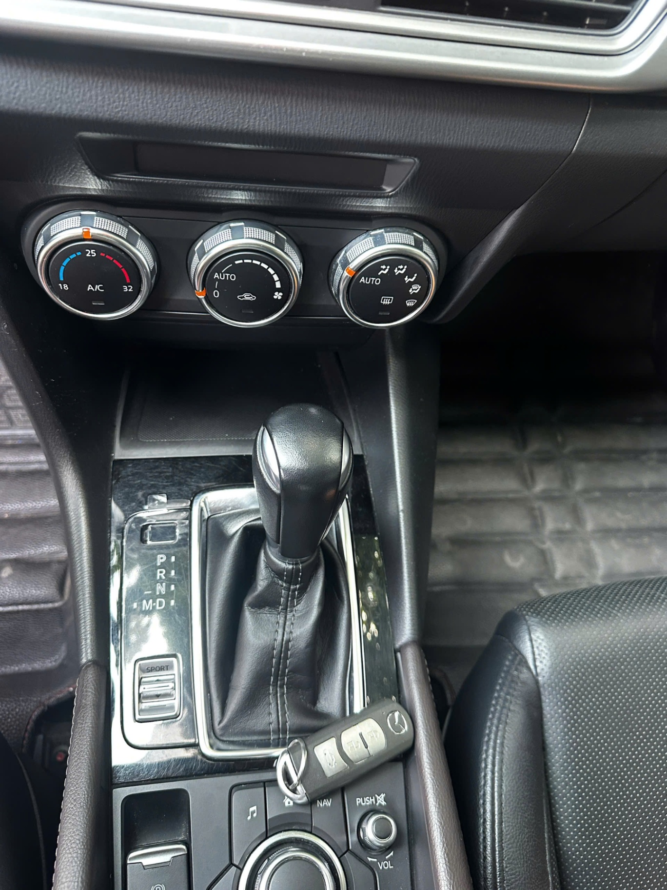 Mazda 3 1.5 AT 2018 - Nội thất 3