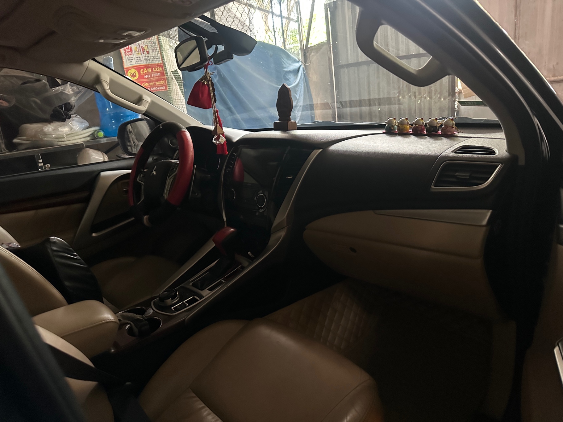 Mitsubishi Pajero sport 3.0G 4x4 AT 2017 - Nội thất 2