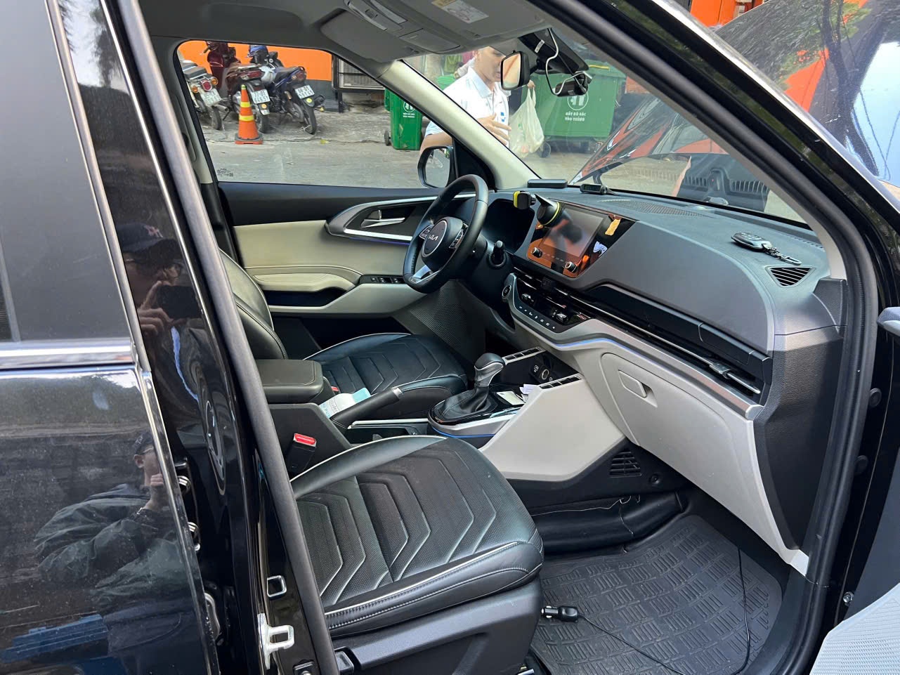 Kia Carens 1.5G Luxury 2023 - Nội thất 3