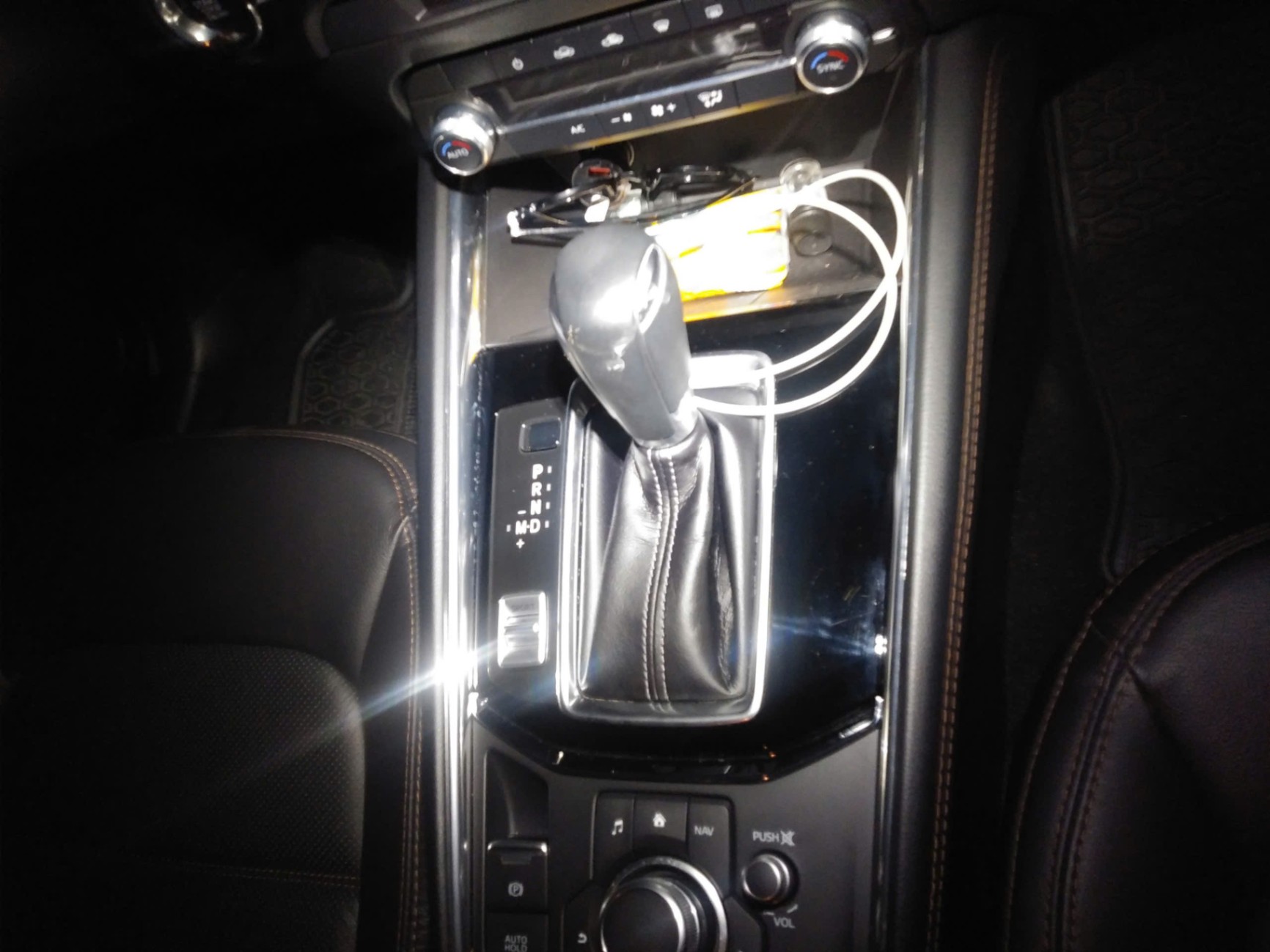 Mazda Cx5 Premium 2.0 AT 2021 - Nội thất 1