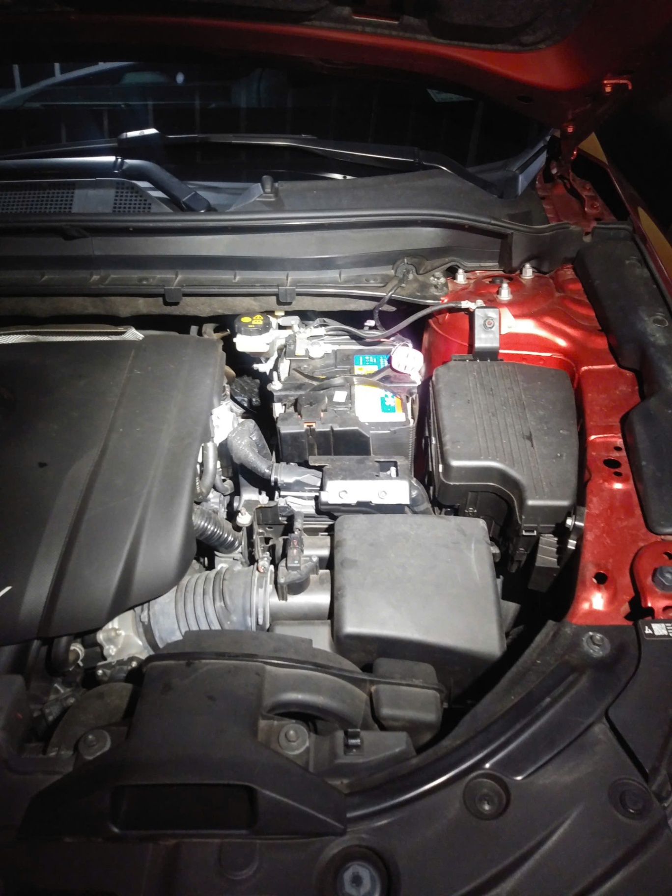 Mazda Cx5 Premium 2.0 AT 2021 - Khoang động cơ 2