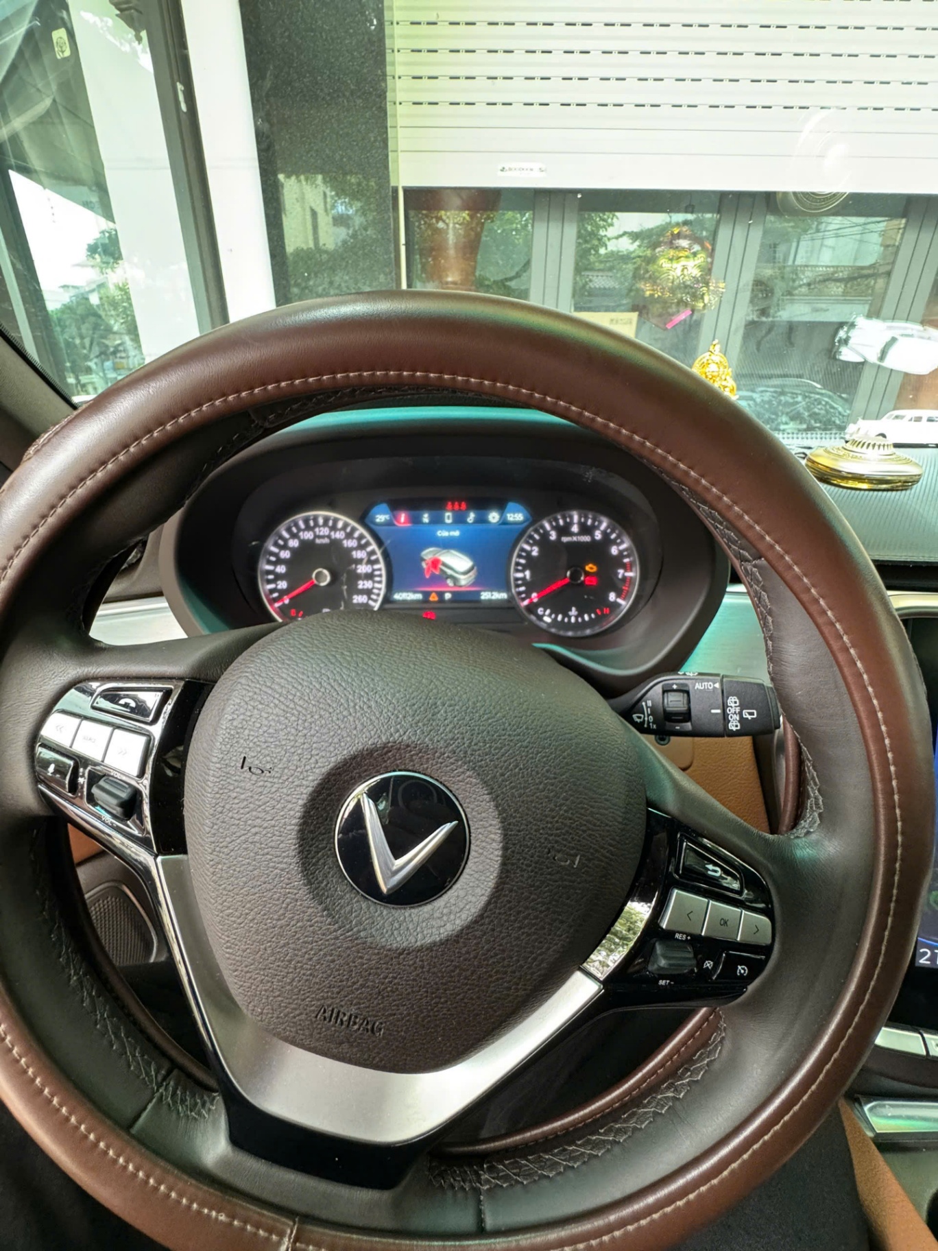Vinfast Lux sa 2.0 Premium 2.0 AT 2020 - Nội thất 8
