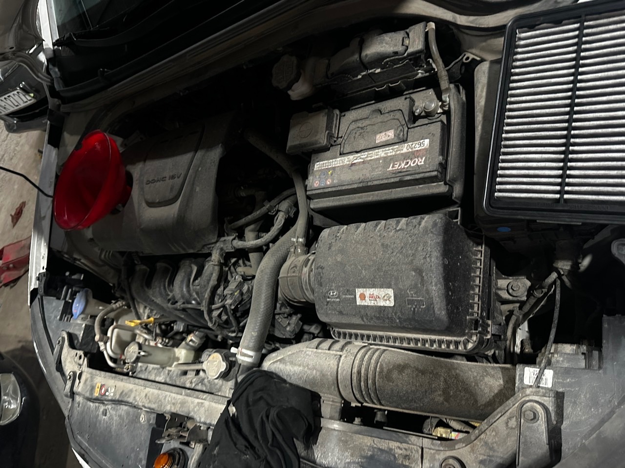 Hyundai Elantra 1.6 AT GLS 2018 - Khoang động cơ 1
