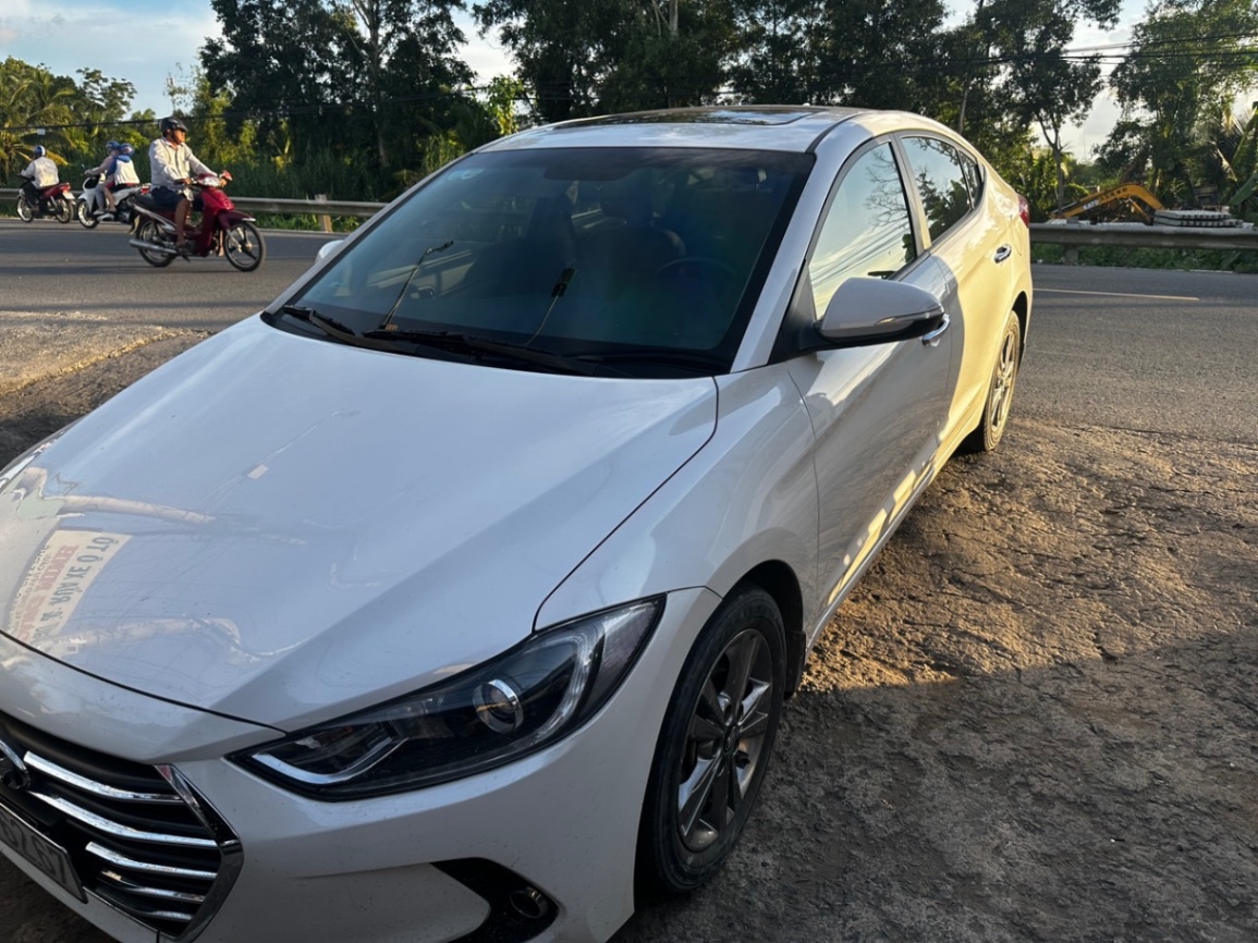Hyundai Elantra 1.6 AT GLS 2018 - Ngoại thất 3