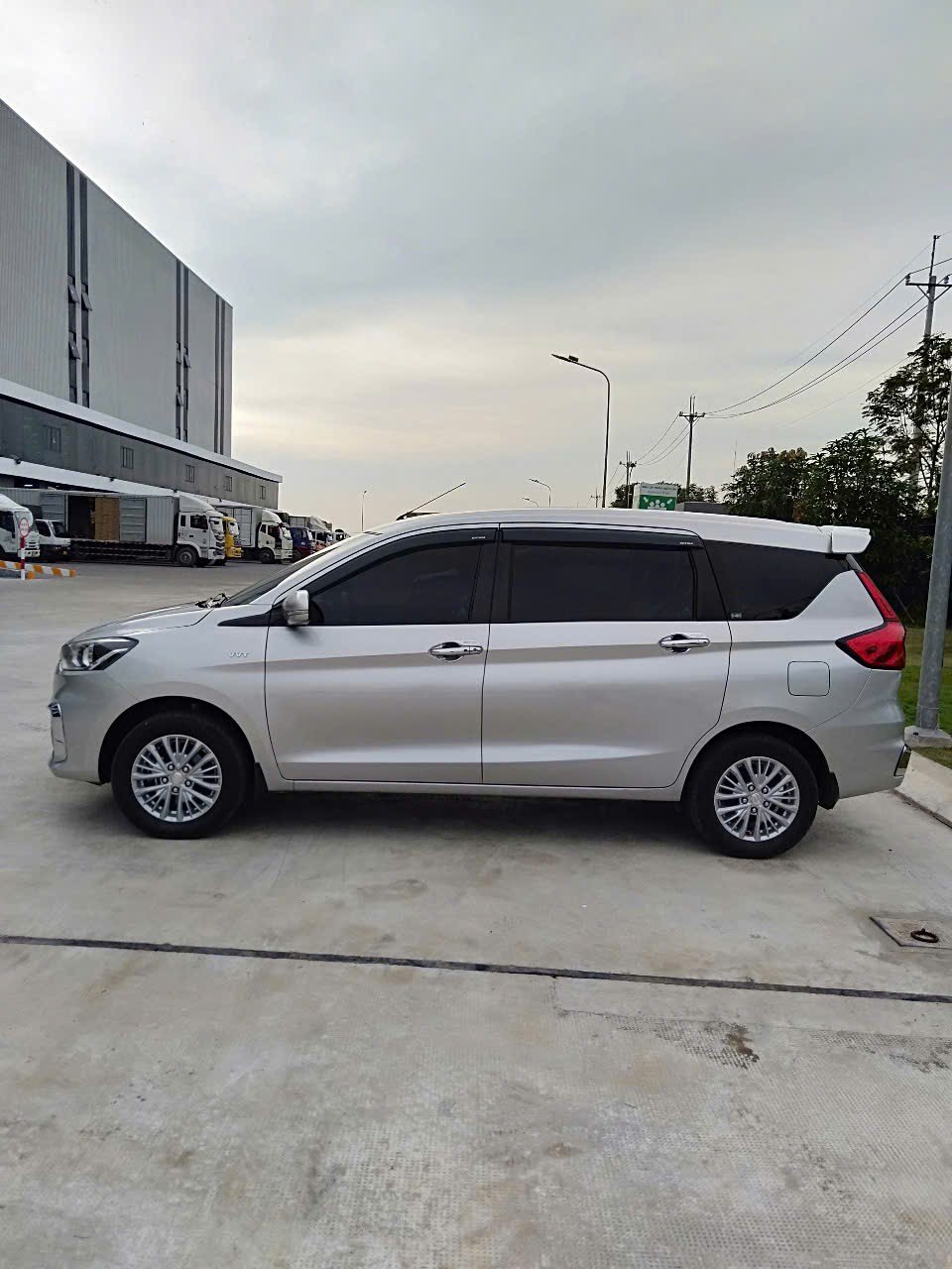 Suzuki Ertiga GLX 1.5 AT 2019 - Ngoại thất 2