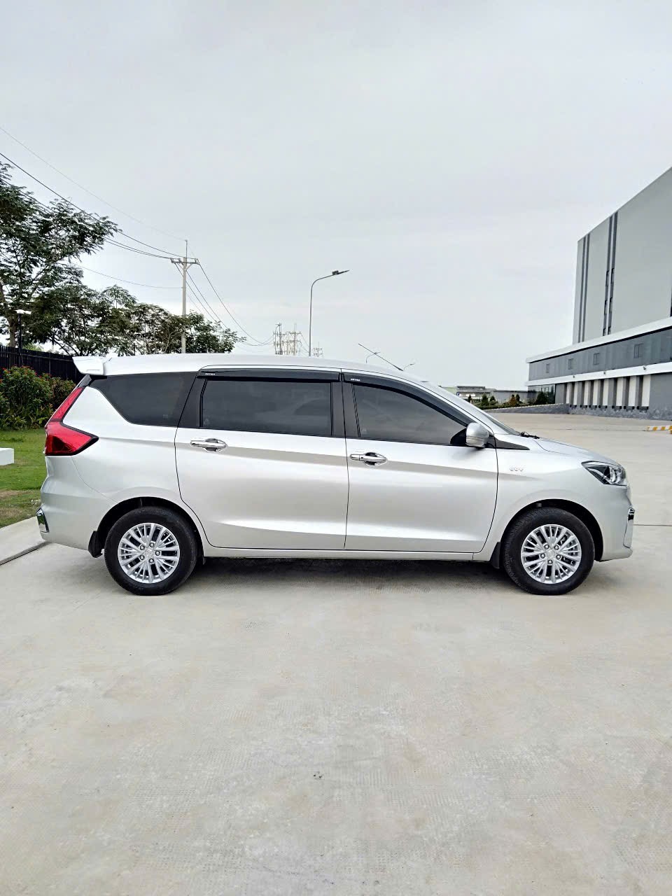 Suzuki Ertiga GLX 1.5 AT 2019 - Ngoại thất 3