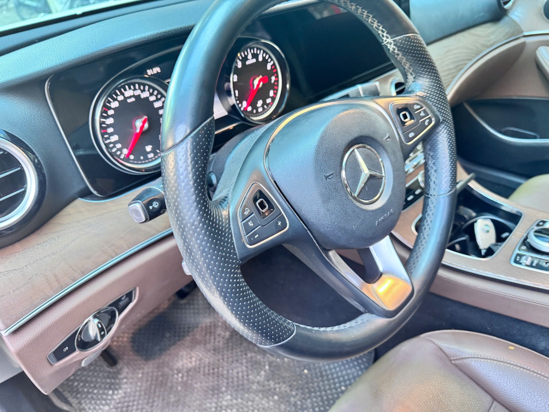 Mercedes E class E200 2018 - Nội thất 3