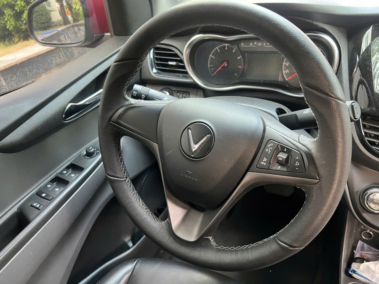 Vinfast Fadil 1.4 AT Premium 2021 - Nội thất 4