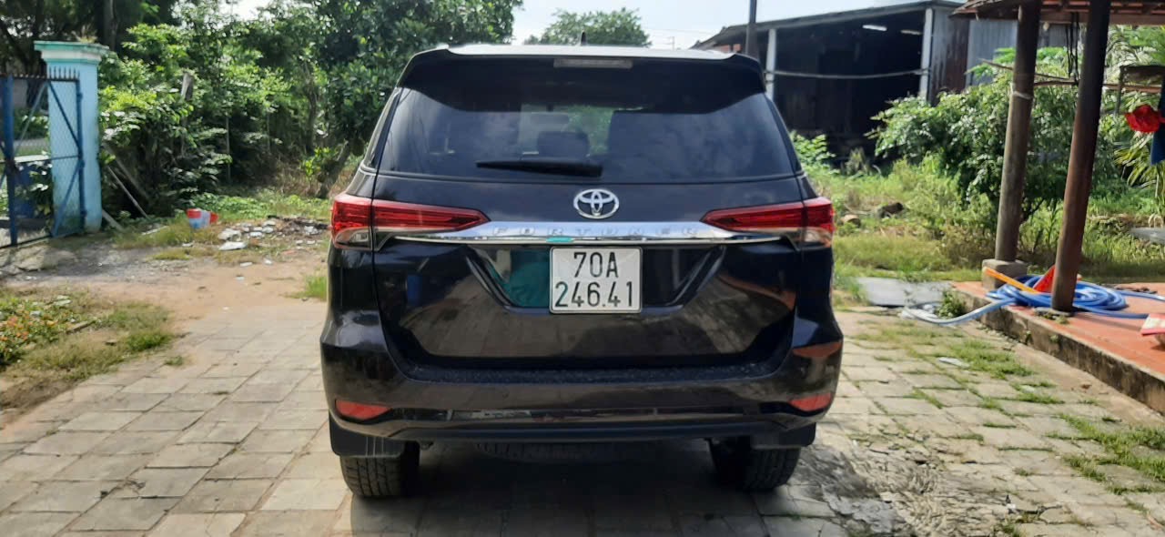 Toyota Fortuner 2.7V 4x2 AT 2019 - Ngoại thất 2