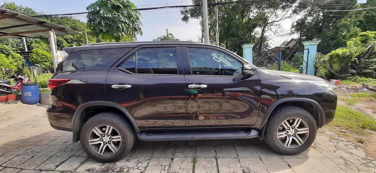 Toyota Fortuner 2.7V 4x2 AT 2019 - Ngoại thất 1