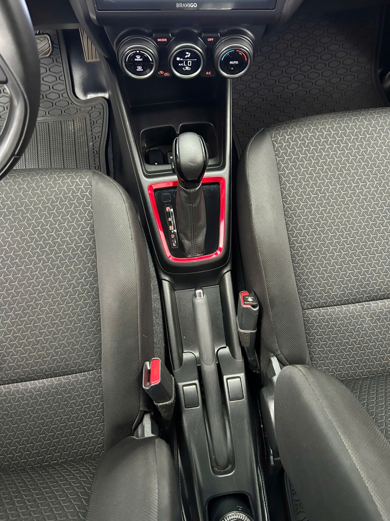 Suzuki Swift GLX 1.2 AT 2018 - Nội thất 1