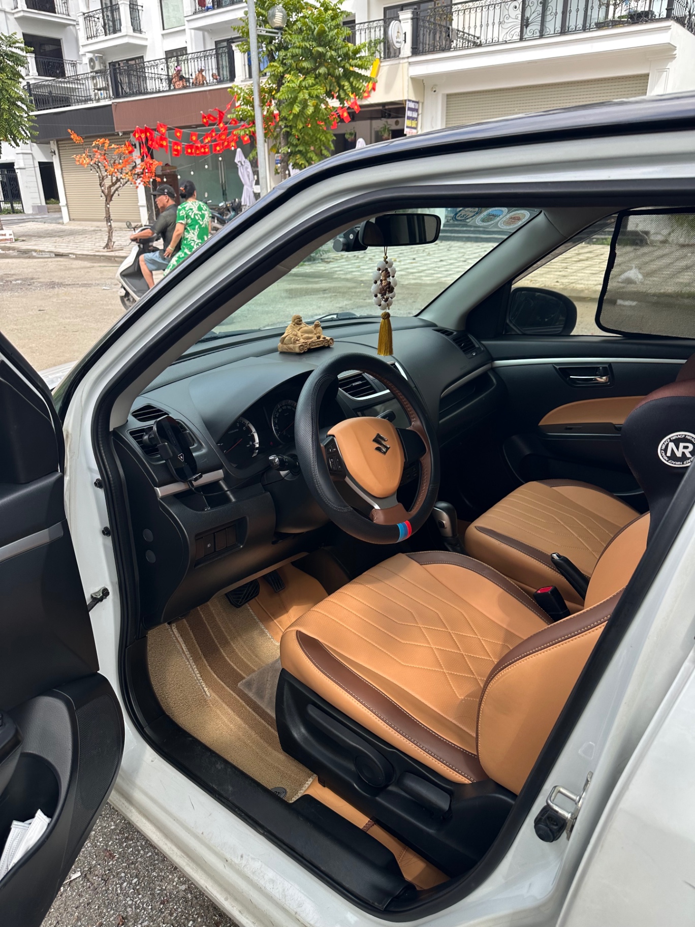 Suzuki Swift 1.4 AT 2017 - Nội thất 1