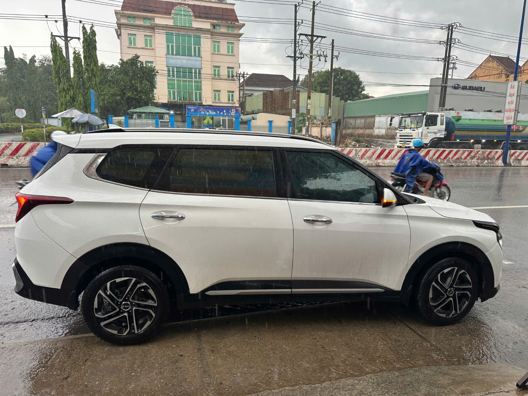 Kia Carens 1.4T Premium 2022 - Ngoại thất 1
