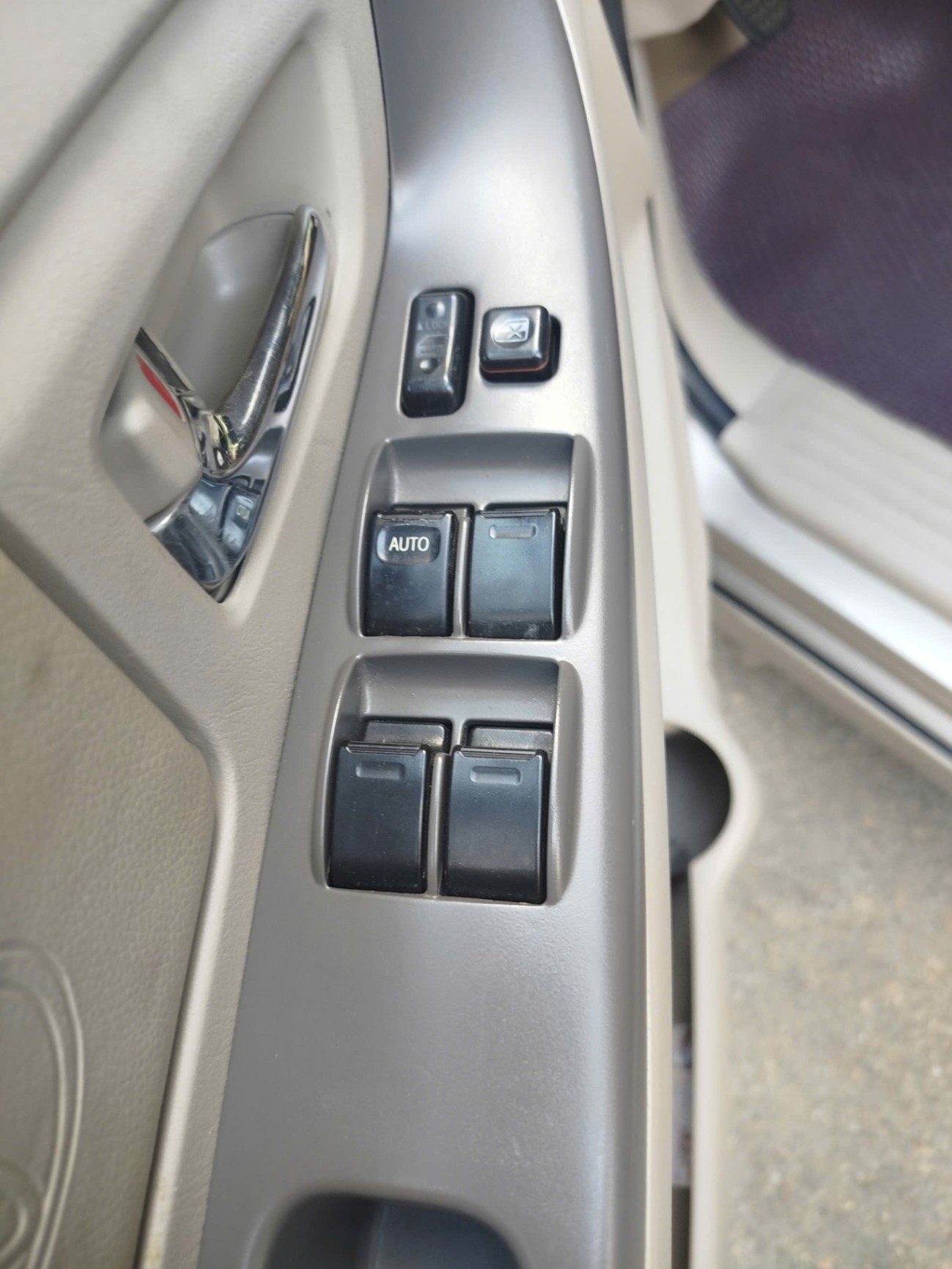 Toyota Innova 2.0E 2016 - Nội thất 2