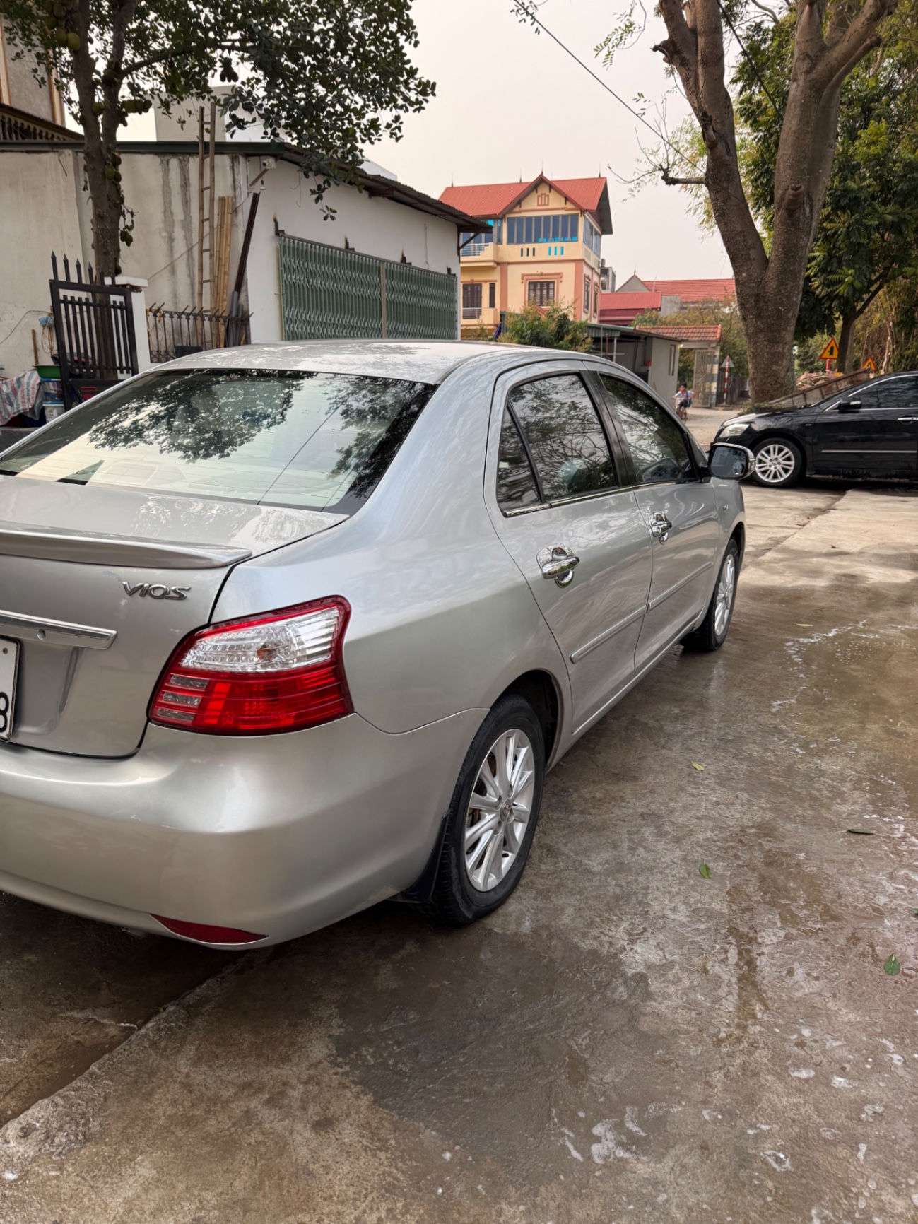 Toyota Vios 1.5G 2011 - Ngoại thất 2