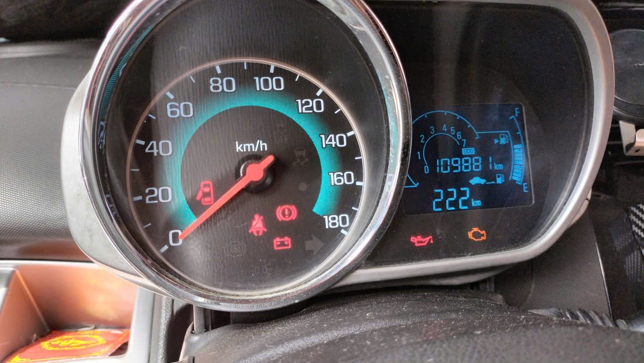 Chevrolet Spark LS 1.0 MT 2015 - Nội thất 5