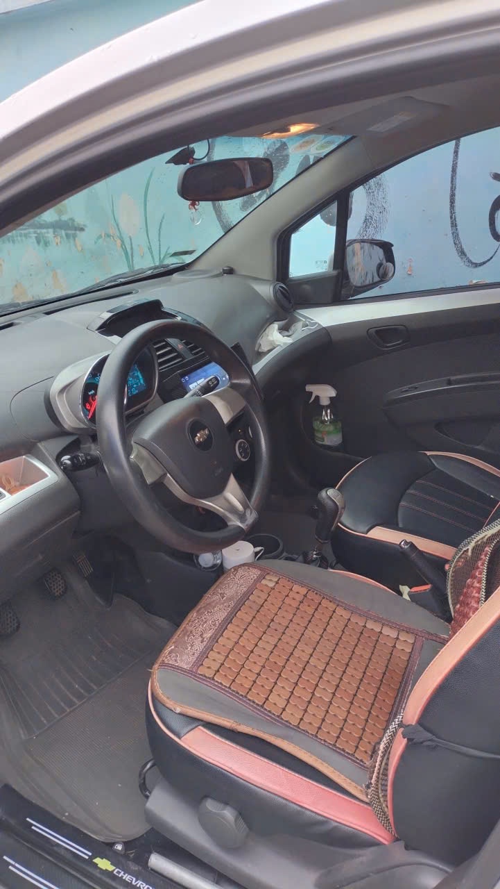 Chevrolet Spark LS 1.0 MT 2015 - Nội thất 3