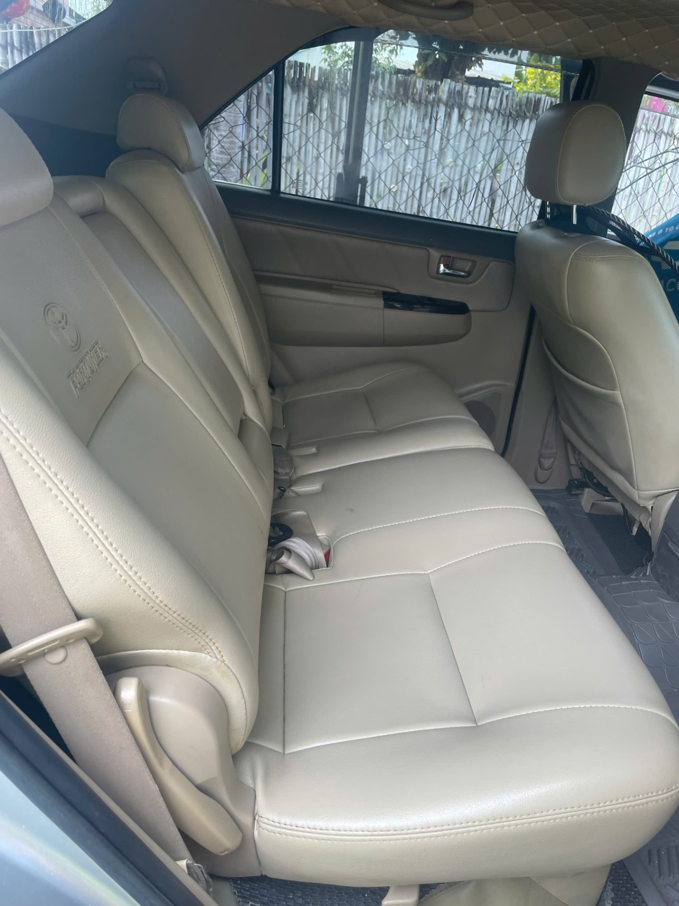 Toyota Fortuner 2.7V 4x2 AT 2012 - Nội thất 4
