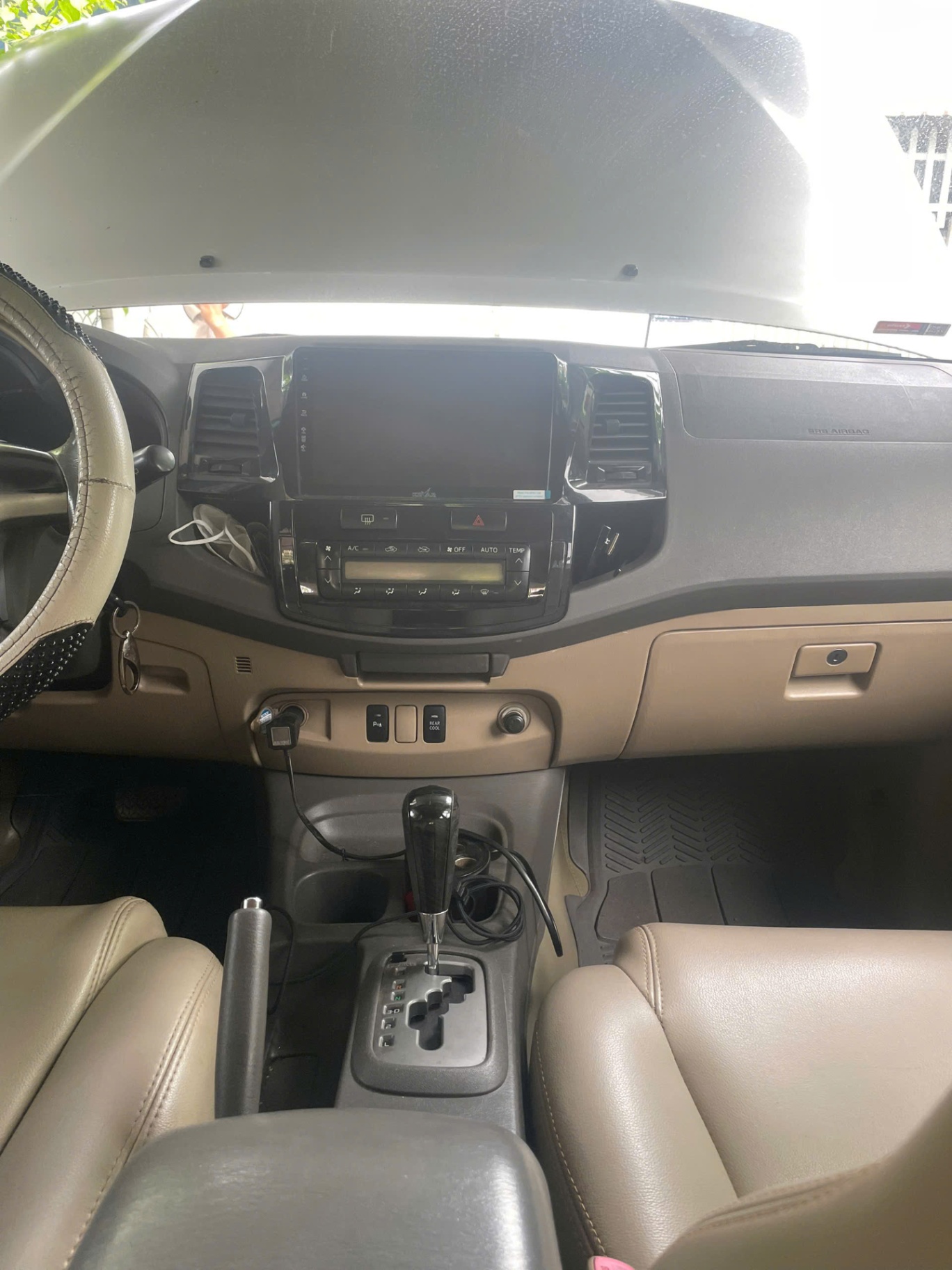 Toyota Fortuner 2.7V 4x2 AT 2012 - Nội thất 6