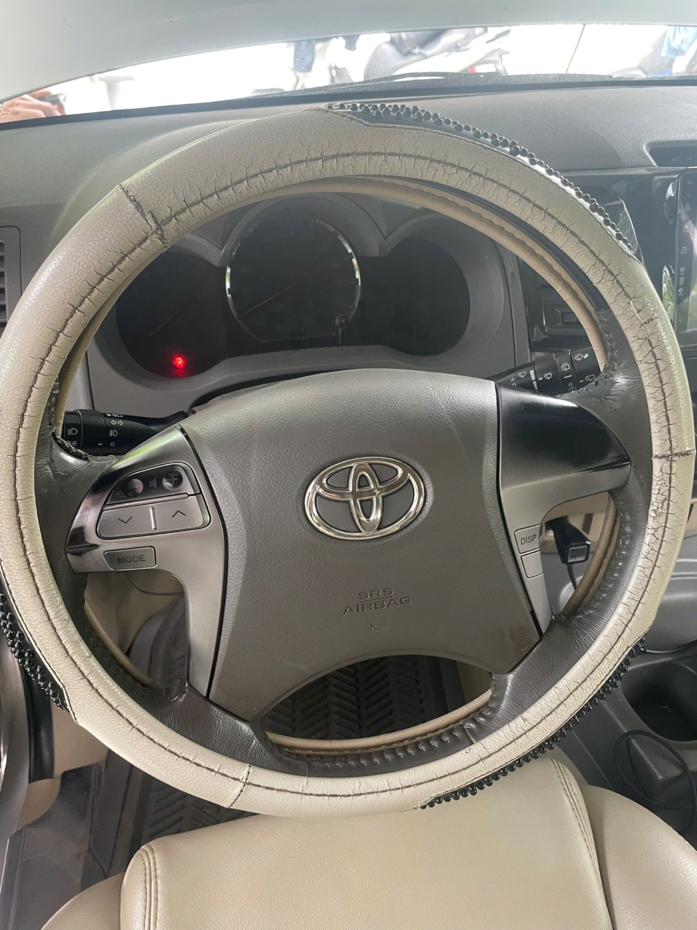 Toyota Fortuner 2.7V 4x2 AT 2012 - Nội thất 1