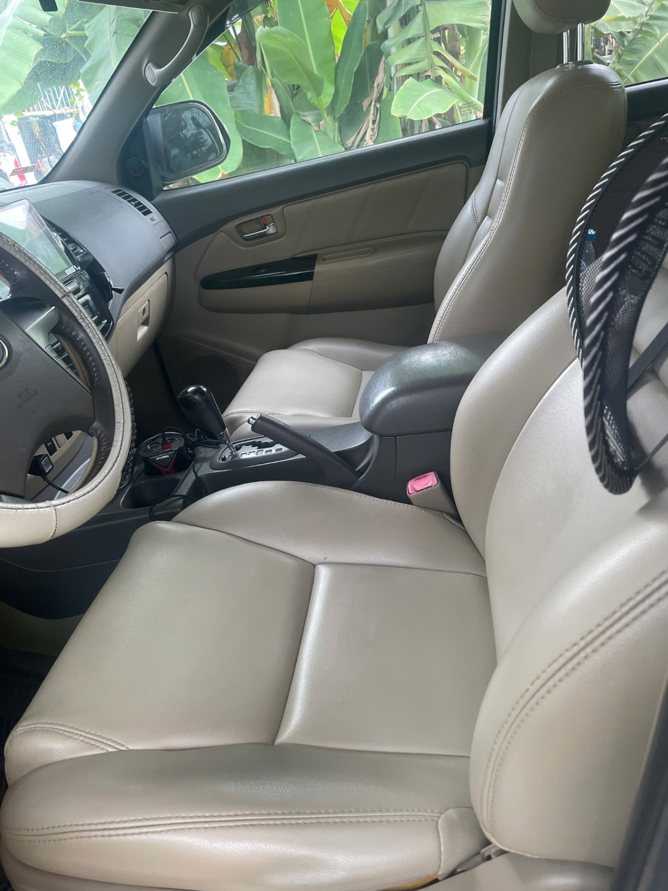 Toyota Fortuner 2.7V 4x2 AT 2012 - Nội thất 3