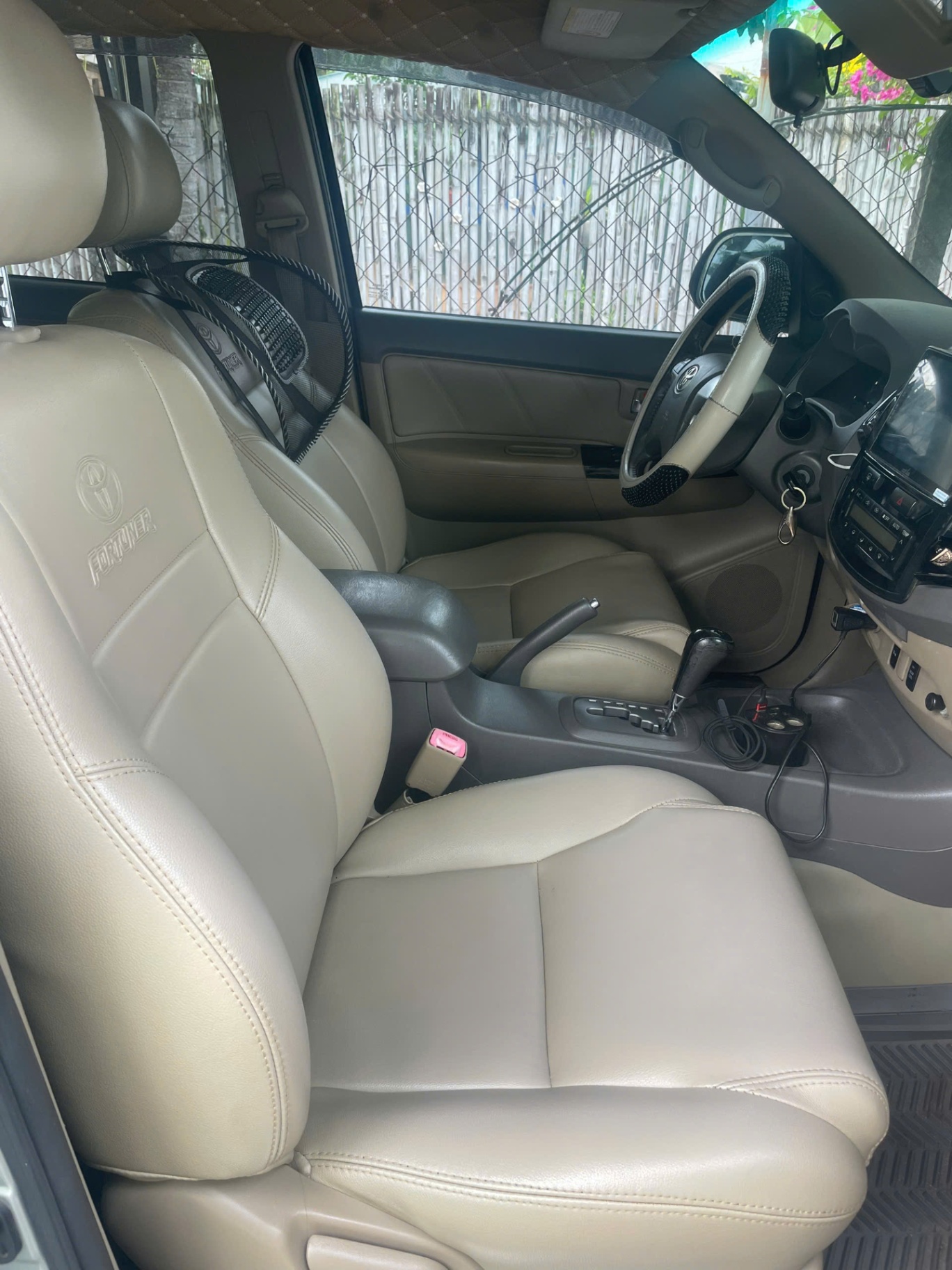 Toyota Fortuner 2.7V 4x2 AT 2012 - Nội thất 8