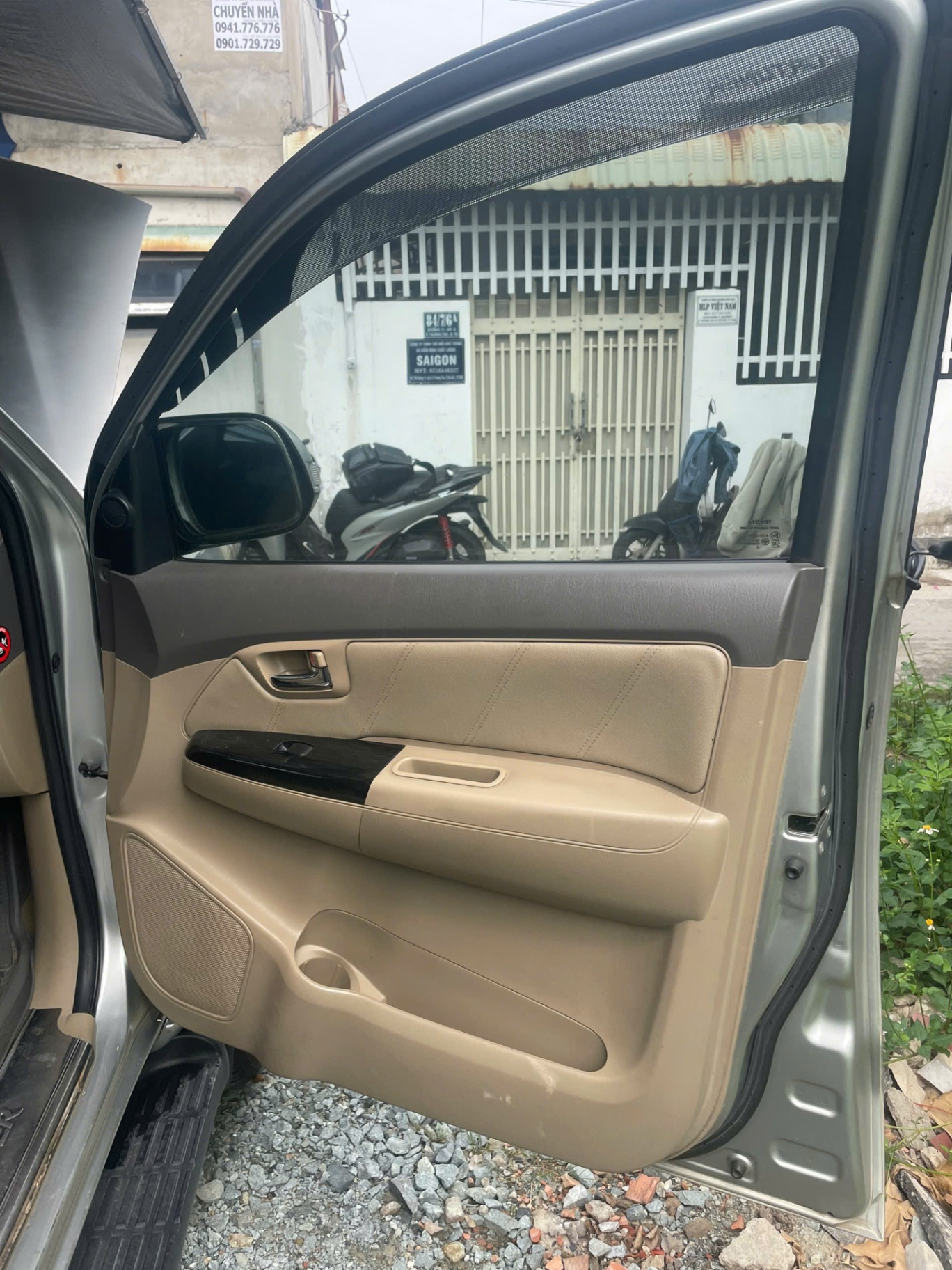 Toyota Fortuner 2.7V 4x2 AT 2012 - Nội thất 9