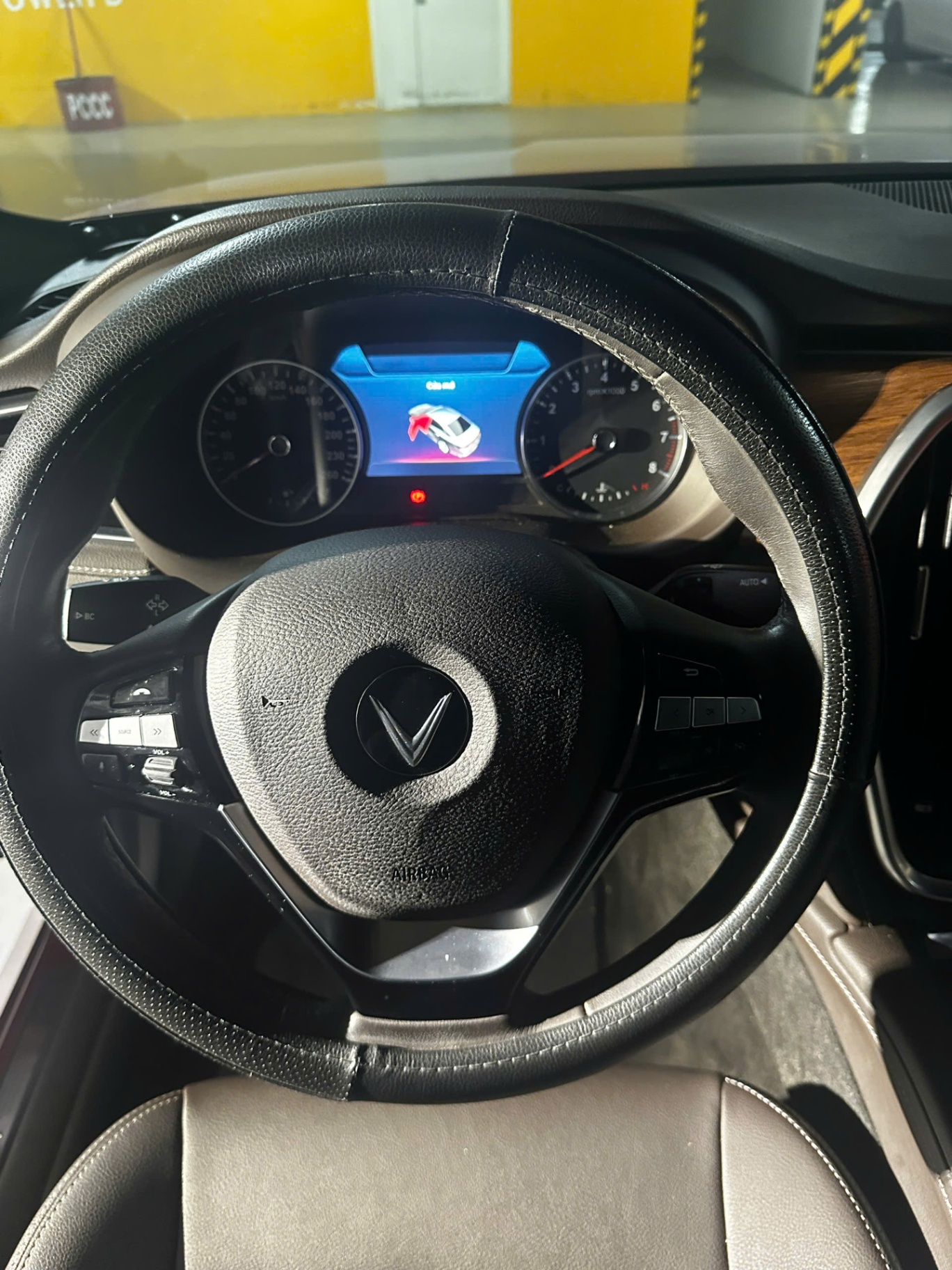 Vinfast Lux a 2.0 2.0 AT 2020 - Nội thất 10
