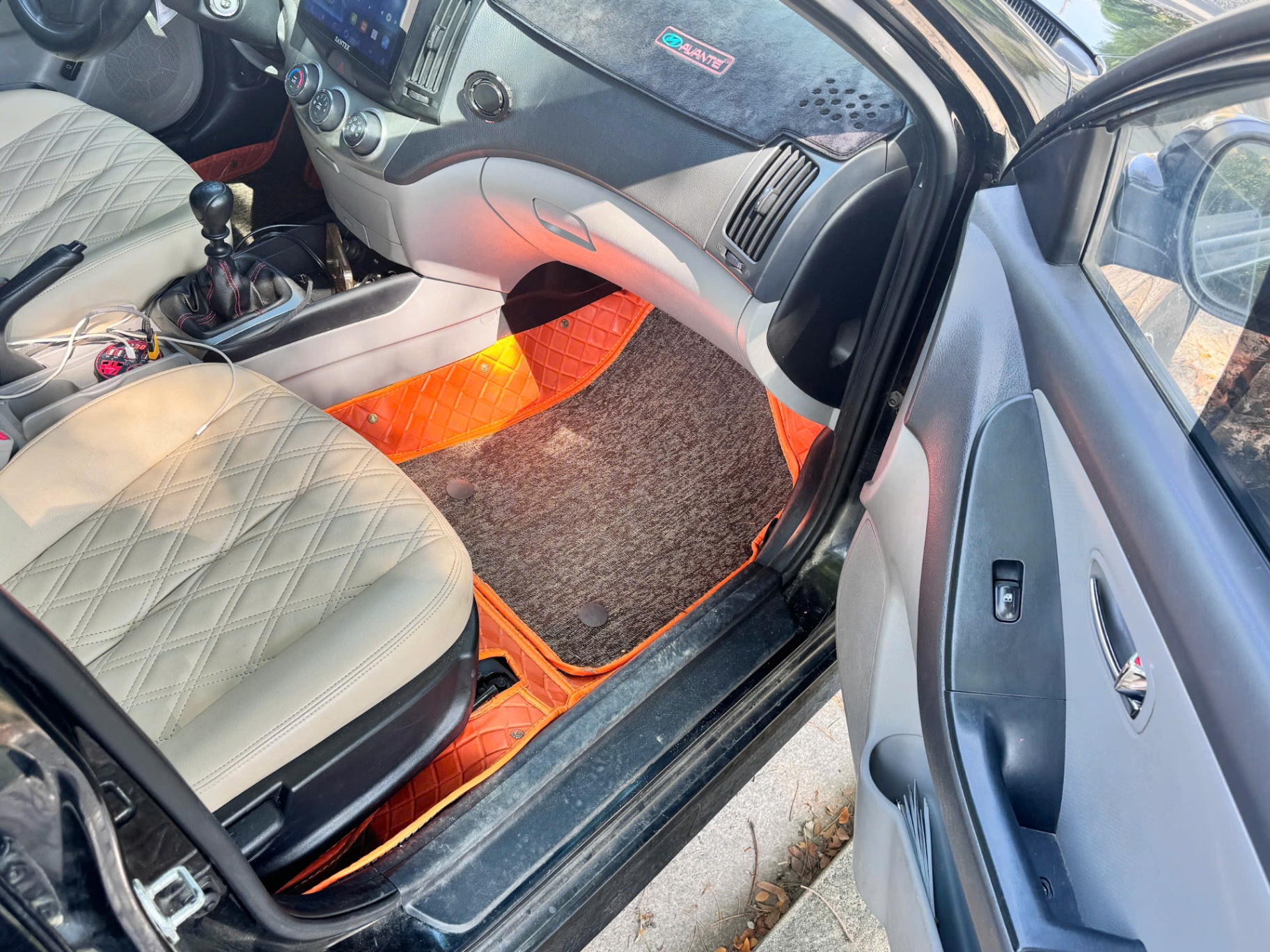 Hyundai Avante 1.6 MT 2011 - Nội thất 2