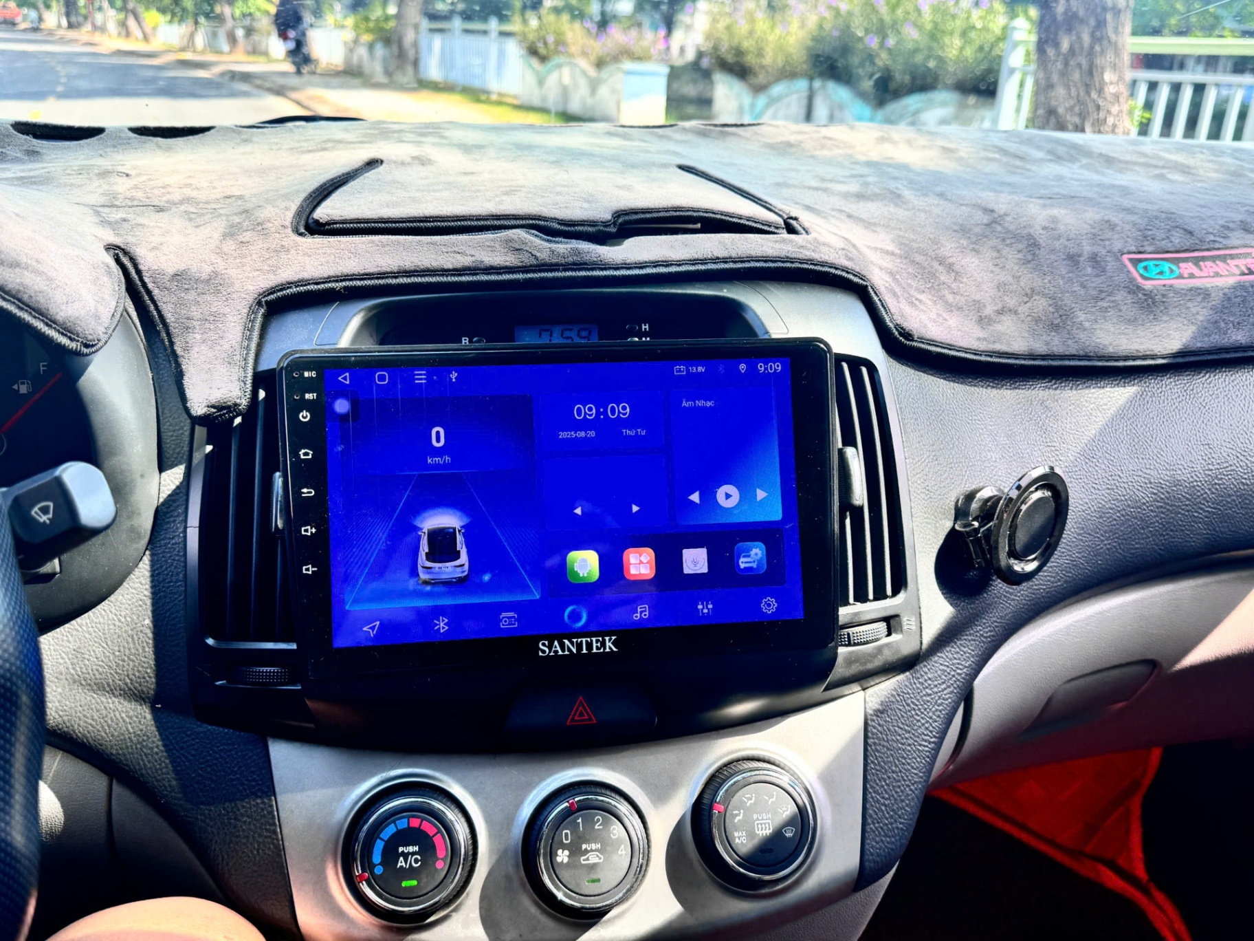 Hyundai Avante 1.6 MT 2011 - Nội thất 4