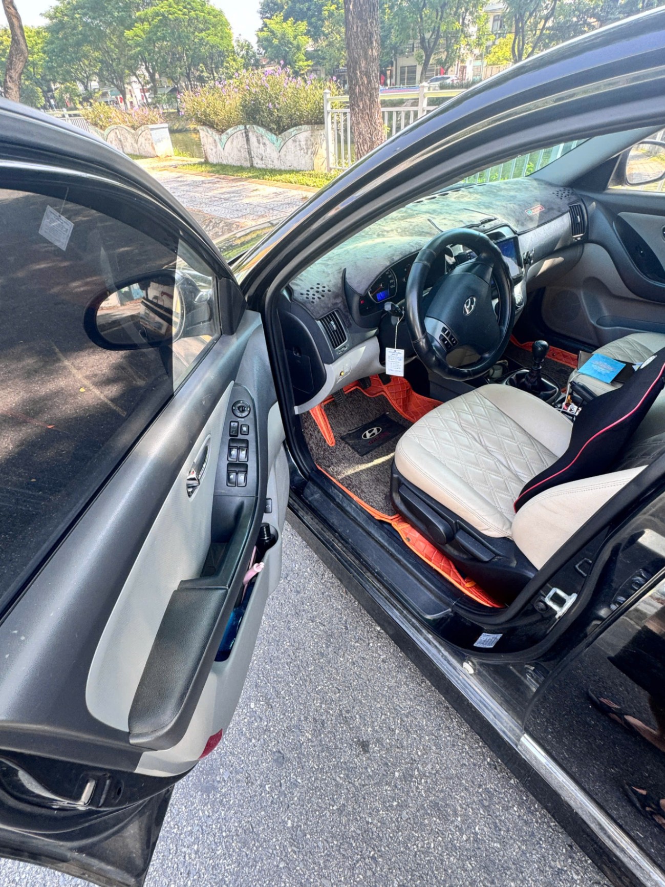 Hyundai Avante 1.6 MT 2011 - Nội thất 7
