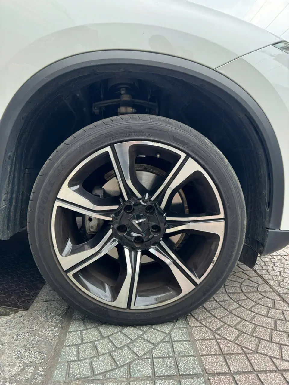 Vinfast Lux sa 2.0 Premium 2.0 AT 2019 - Ngoại thất 9